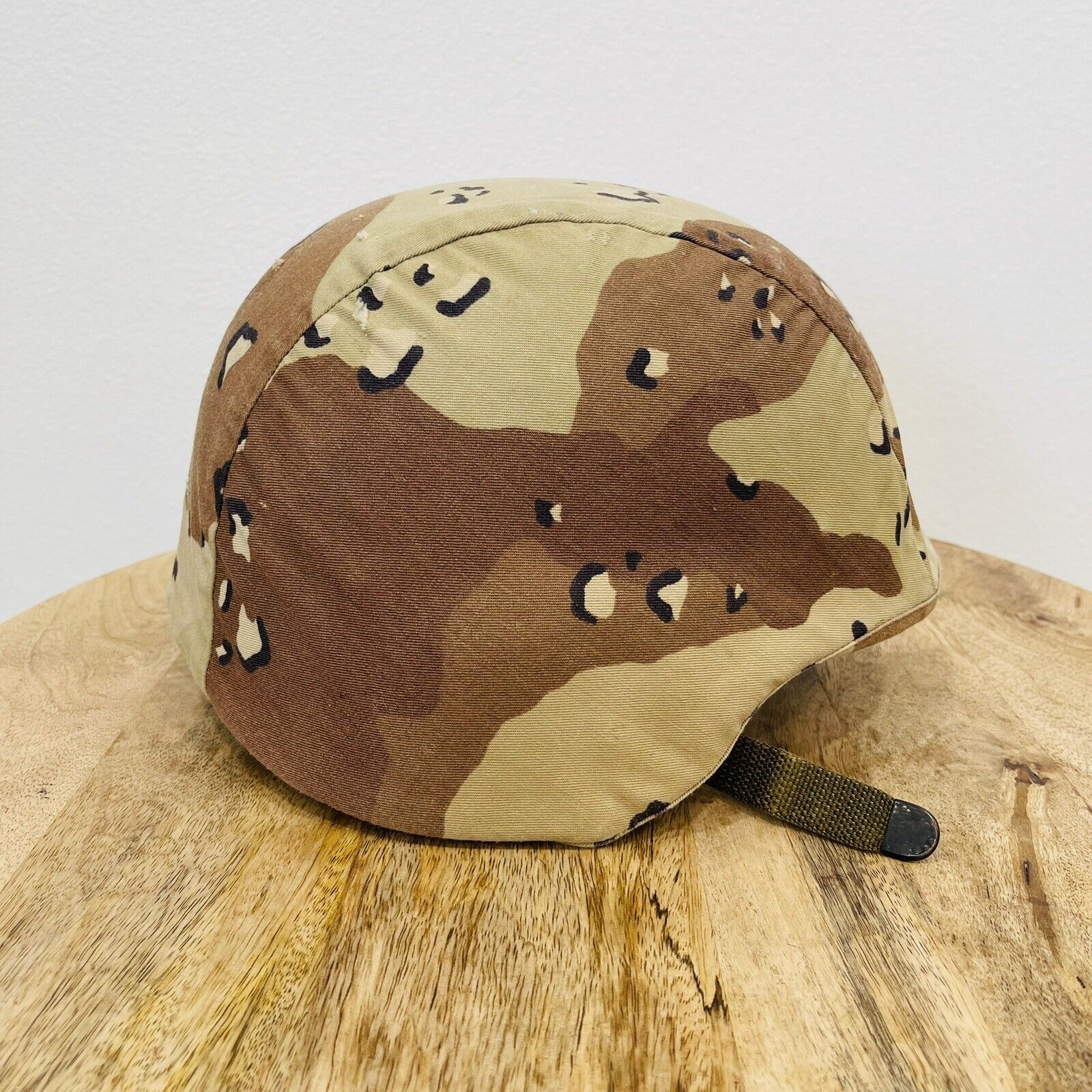 US Army  M-4 Helmet Size  XL   1984 w/ Chocolate Chip Desert Camo Cover