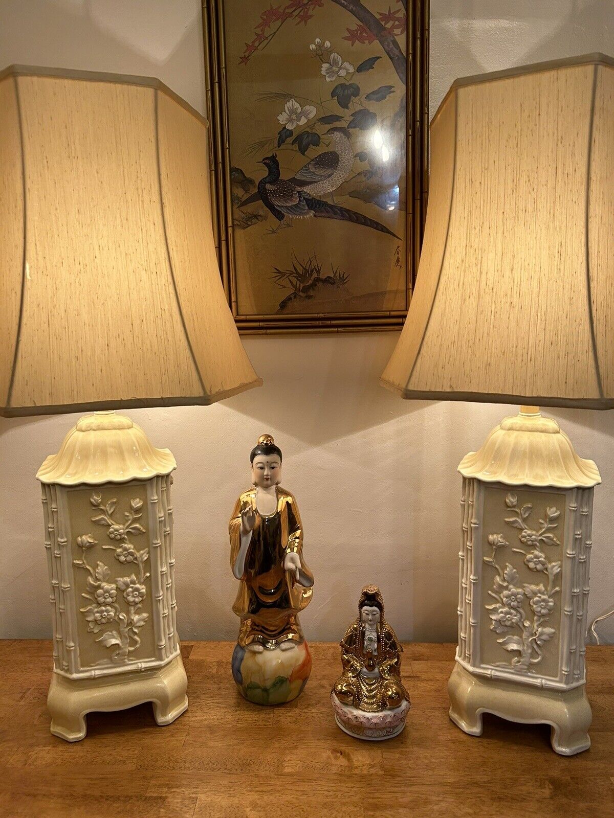 Gorgeous Chinese Pagoda Pair Of Lamps White And Cream Vintage