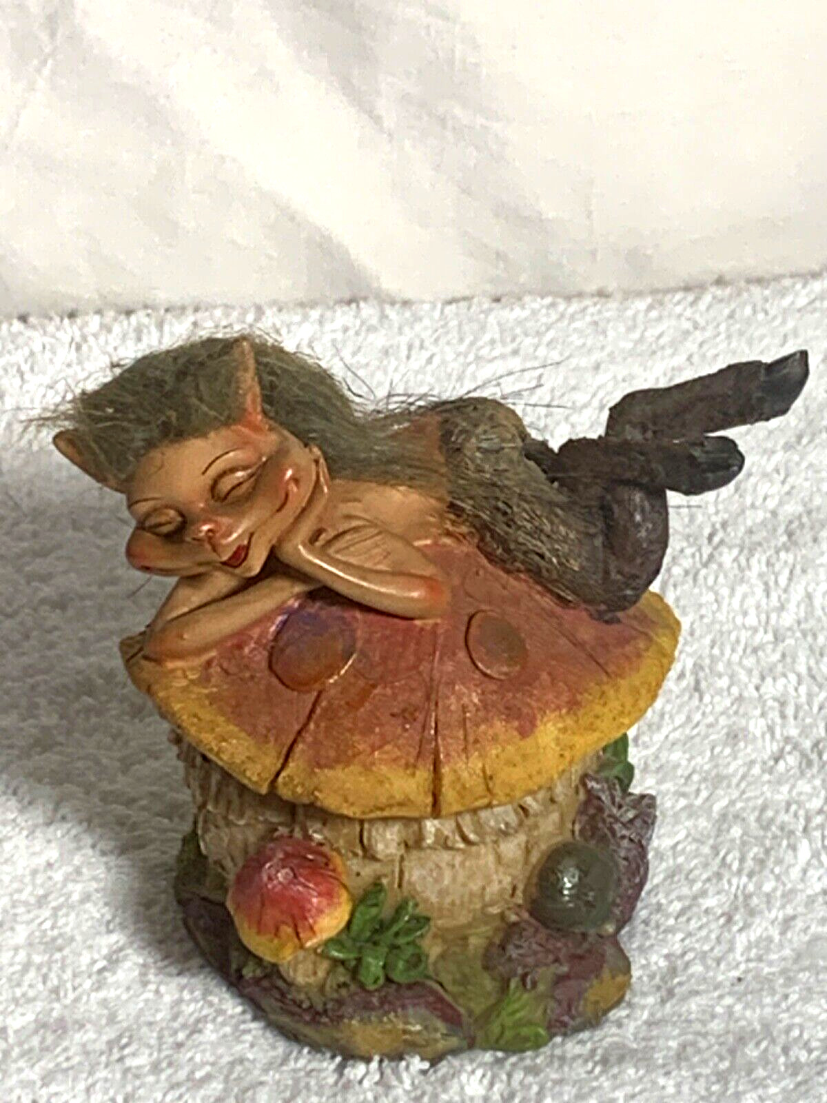 Little Fairy laying on top of mushroom Collectible