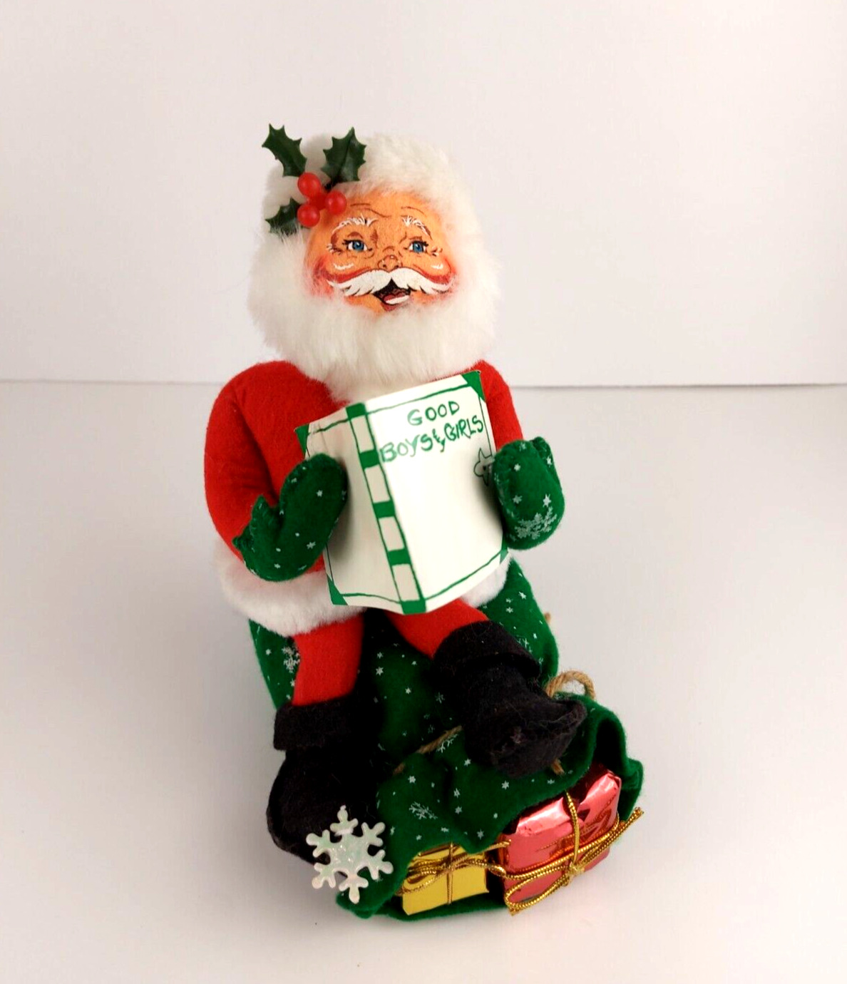 2007 Annalee Santa Claus Doll Sitting On Toy Bag Reading Good Boys & Girls List