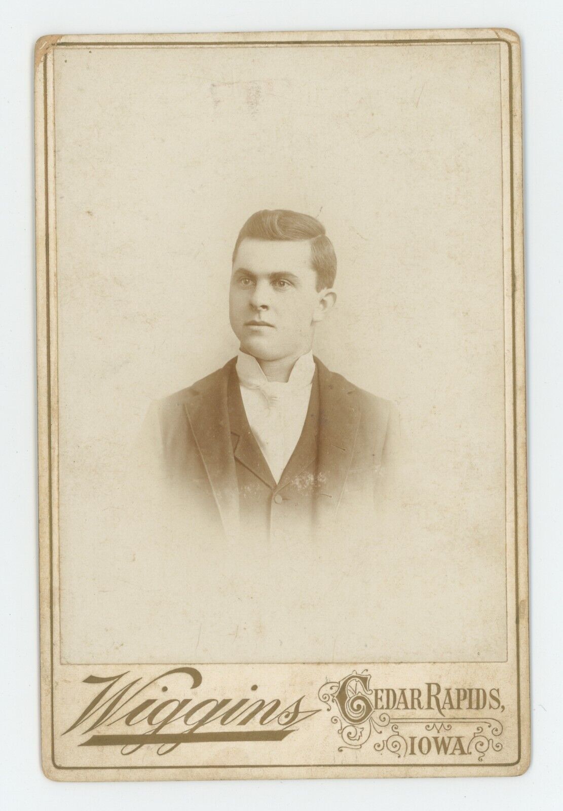 Antique c1880s Cabinet Card Handsome Young Man in Suit & Tie Cedar Rapids, IA