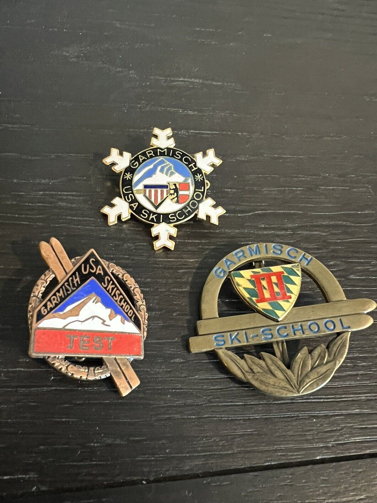 Set Of 3 Vintage US Army Ski School Garmisch Germany Metal/Enamel Pins