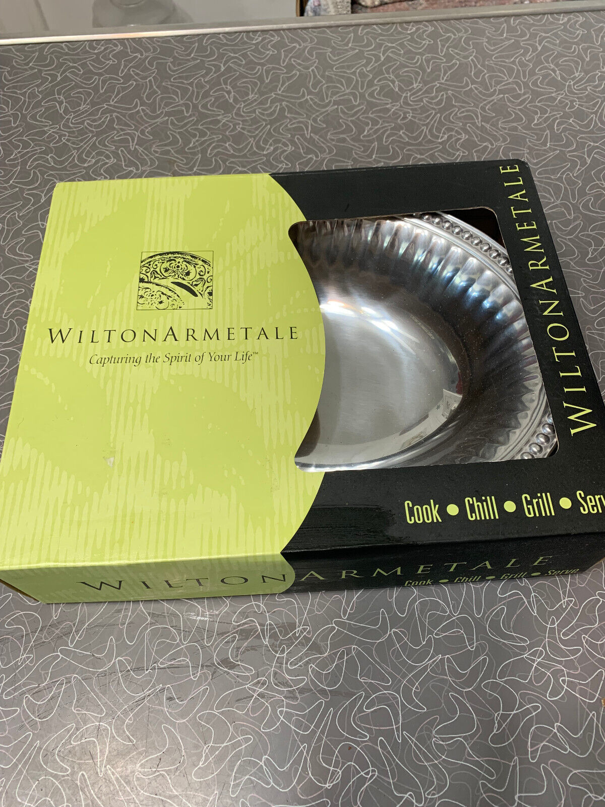 NIB WILTON ARMETALE FLUTES AND PEARL MEDIUM OVAL SERVING BOWL Stamped RWP 272044