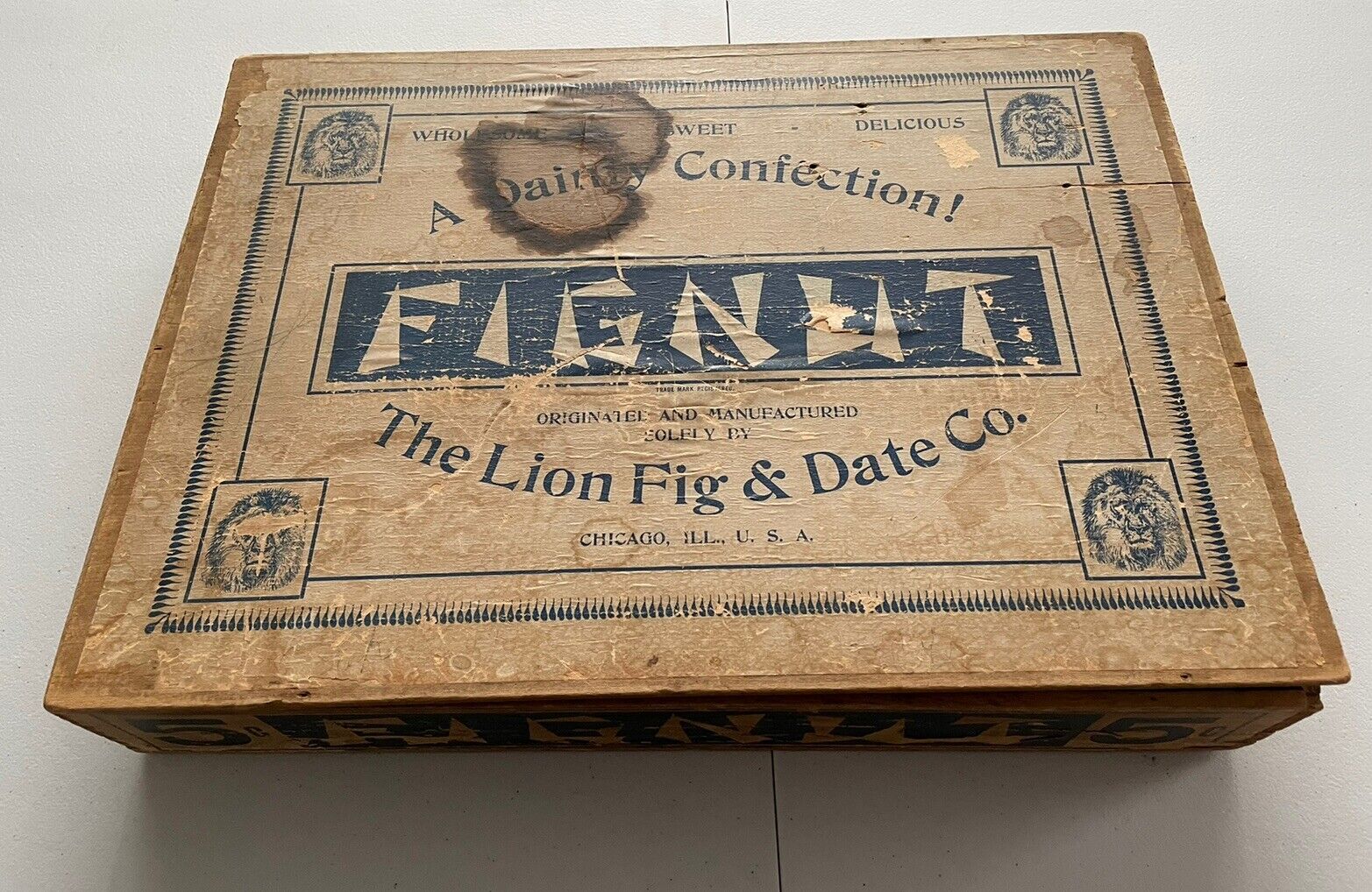 RARE Store Display 1900's Wooden Advertising Box FIGNUT Lion Fig & Date Co. 5¢
