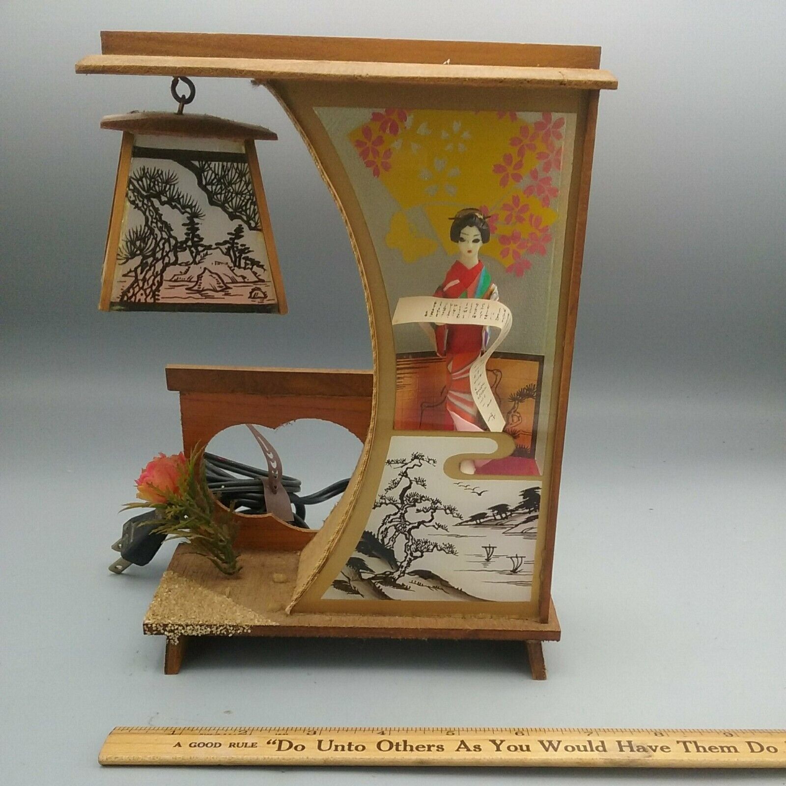 Vintage Japanese Figure Diorama Light Box TESTED