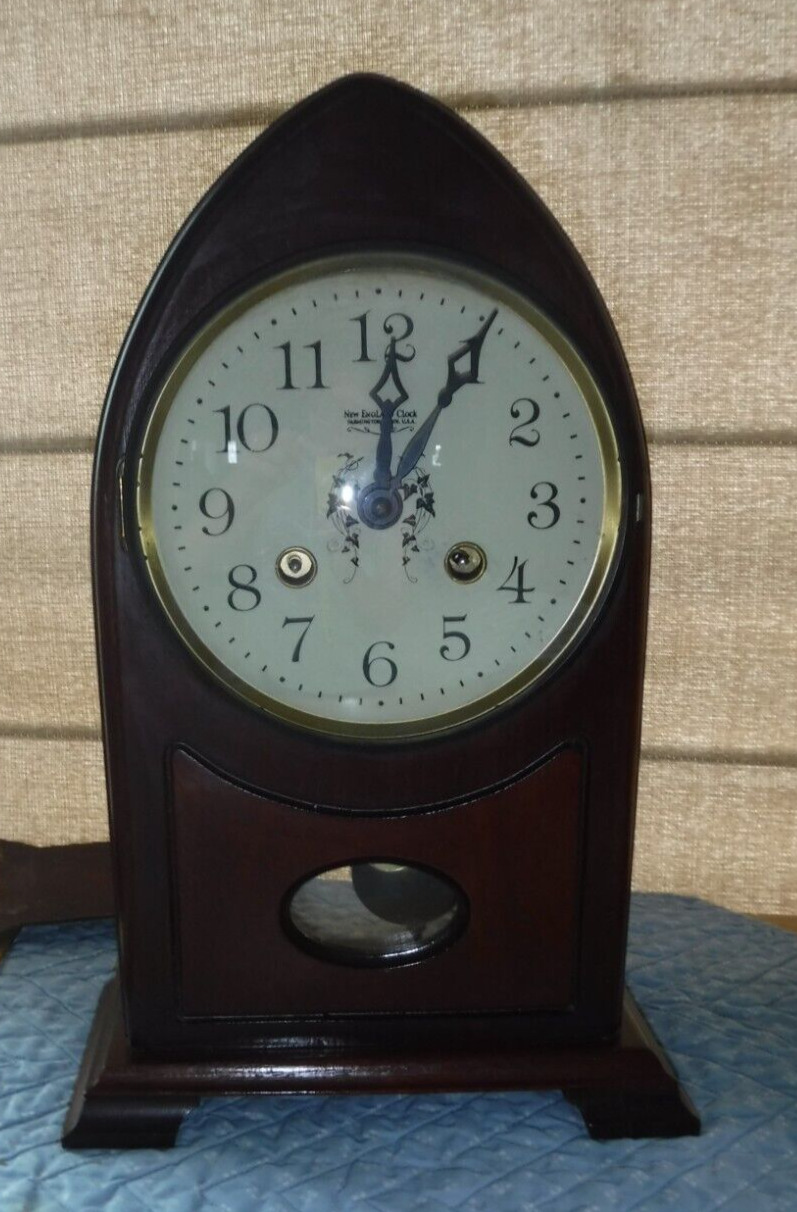 VTG New England Clock Co Pendulum Mantle Clock