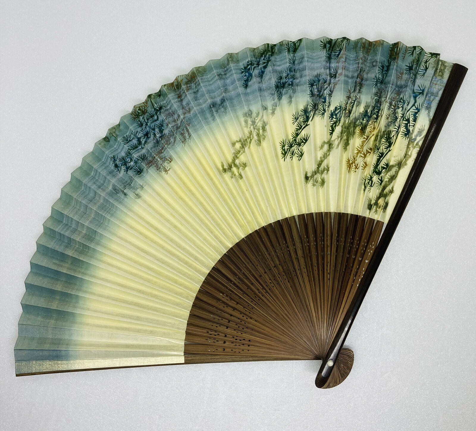 Rare 1970s Japanese Wooden Hand Fan Iridescence Pine Tree Artwork Japan 10