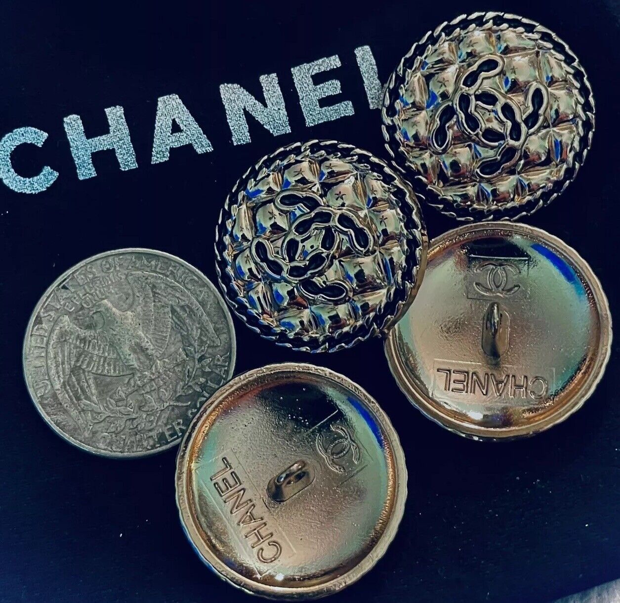 Chanel Style CC LOGO ($Per Set Of  SIX) Stamped 25mm GOLD/BLACK ENAMEL TRIM. 🤩
