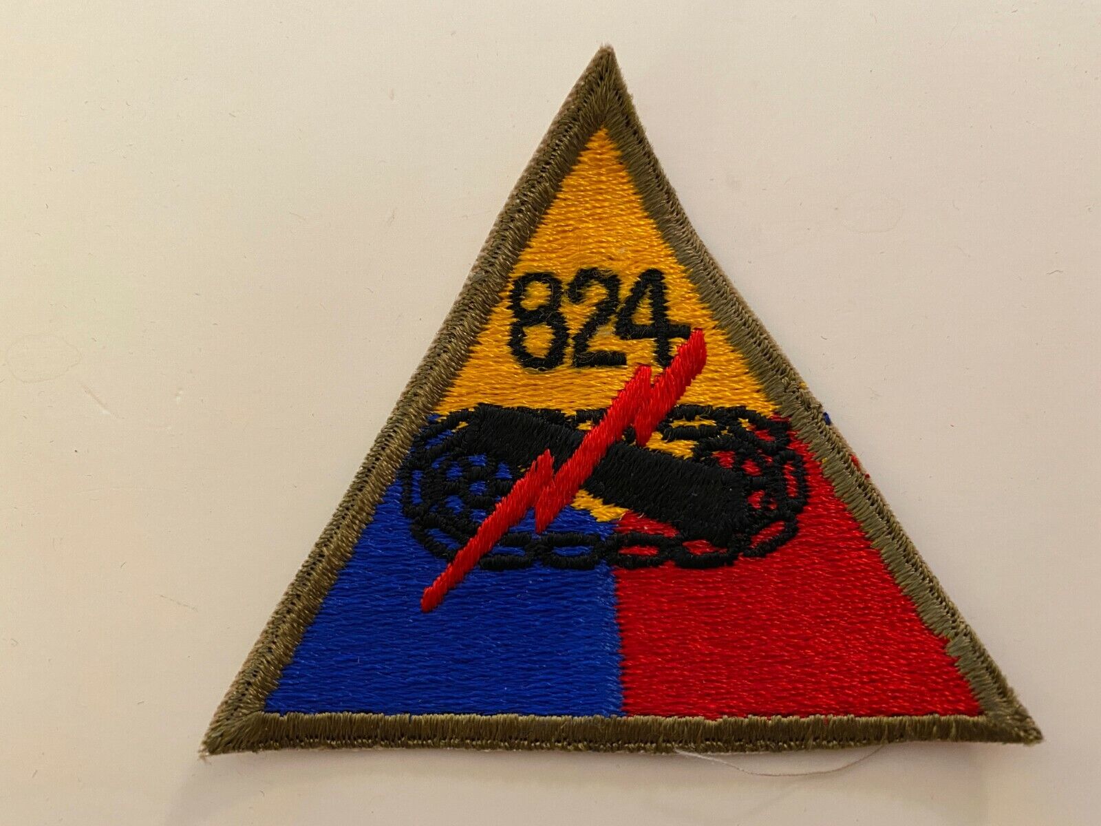 TT494 WW2 US Army Armored Tank Battalion Division Triangle Patch 824th L2A
