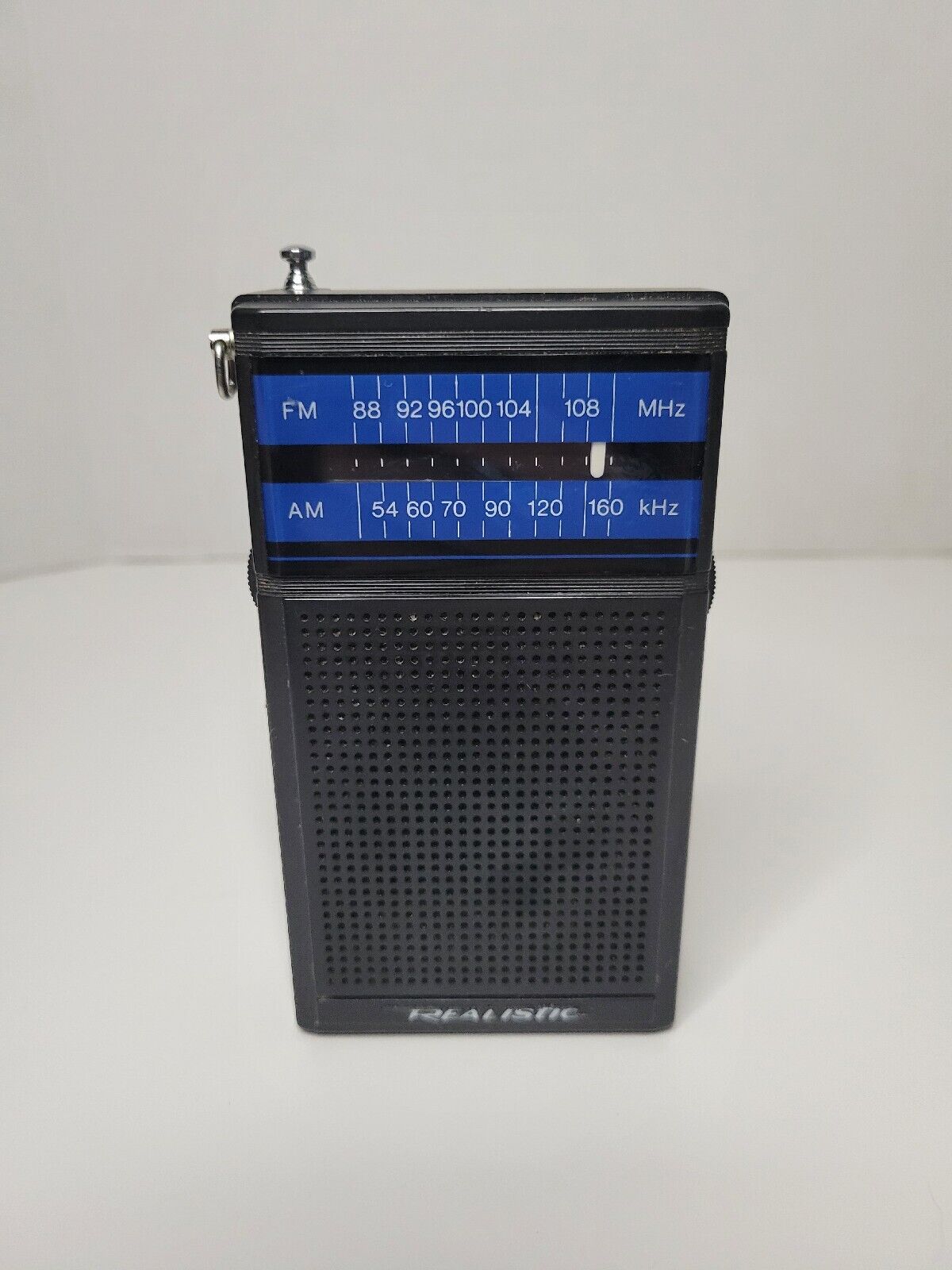 Vintage Realistic Vintage 70-80's Portable AM/FM Transistor Radio Tested Working