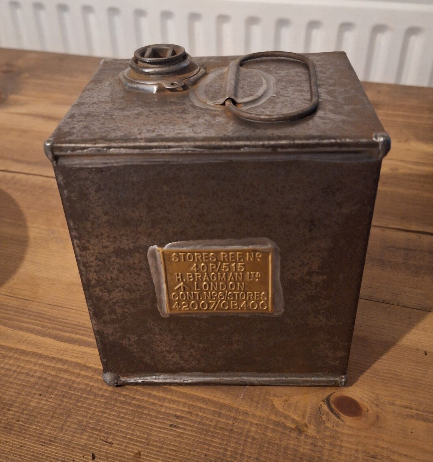VINTAGE BRITISH ARMY OIL CAN  MINISTRY OF DEFENCE  MADE BY H.BRAGMAN LTD LONDON.