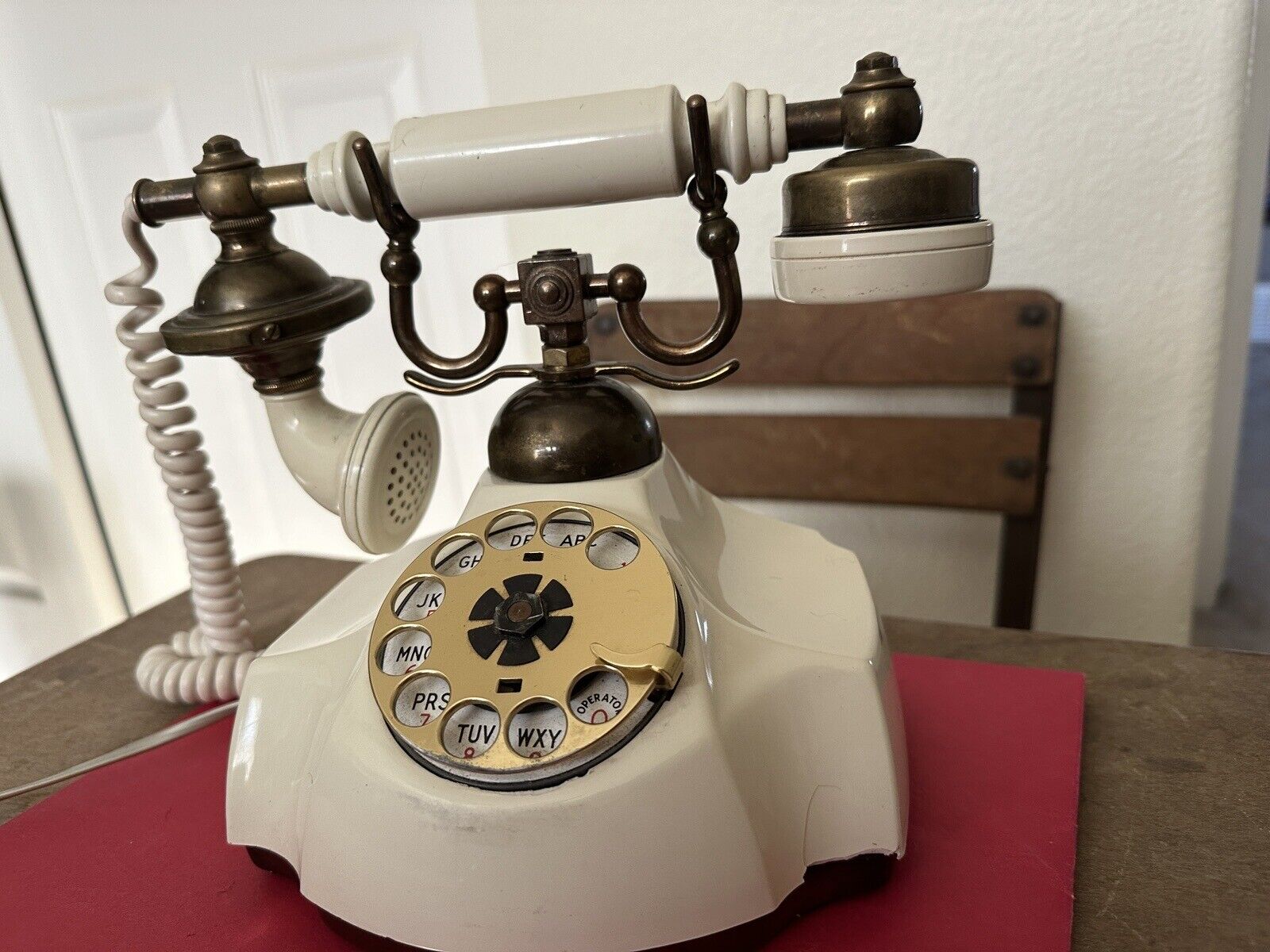 1967 US Telephone Co Rotary Contessa Regal French Cream Phone US-5