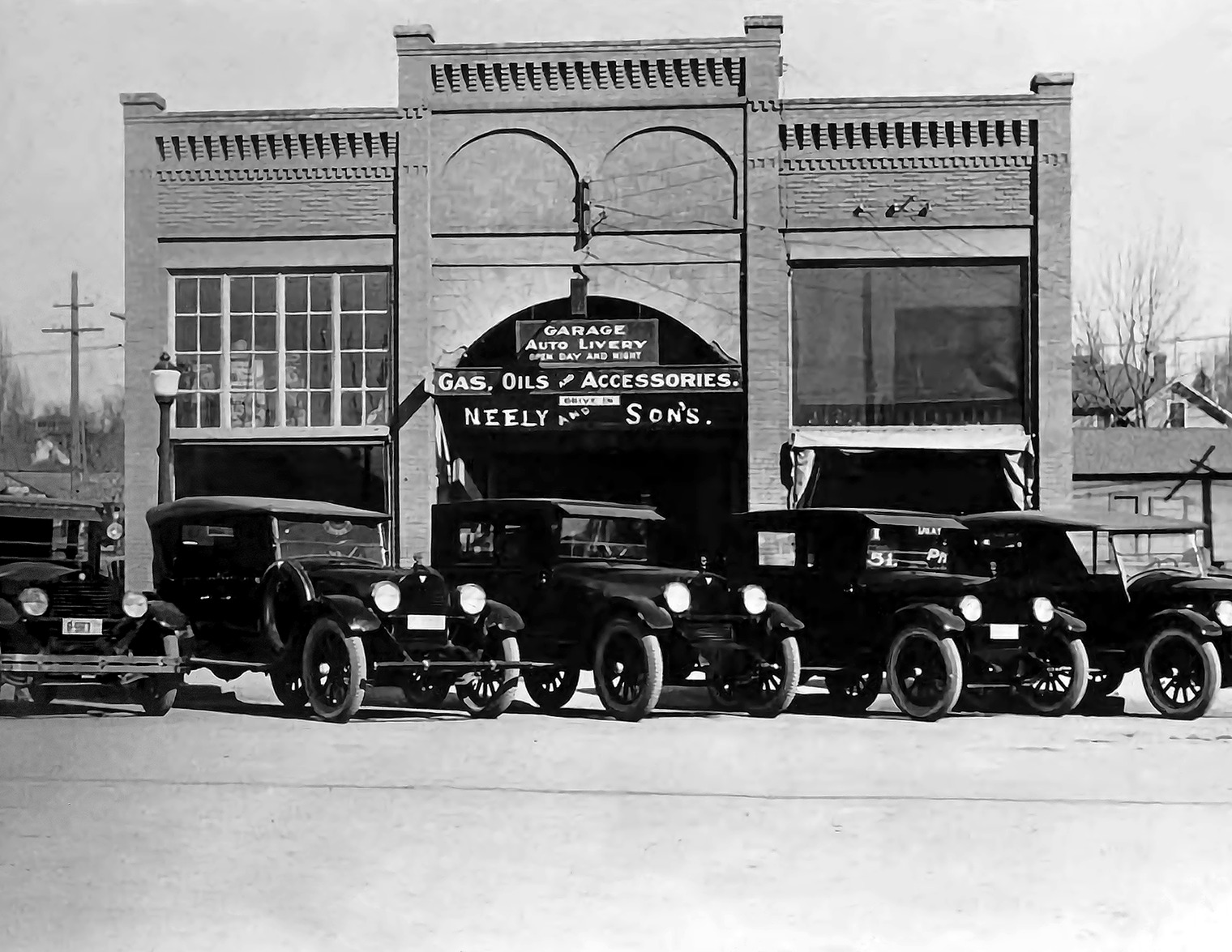 1925 Neely and Sons Garage, Moscow, Idaho Old Photo 8.5\