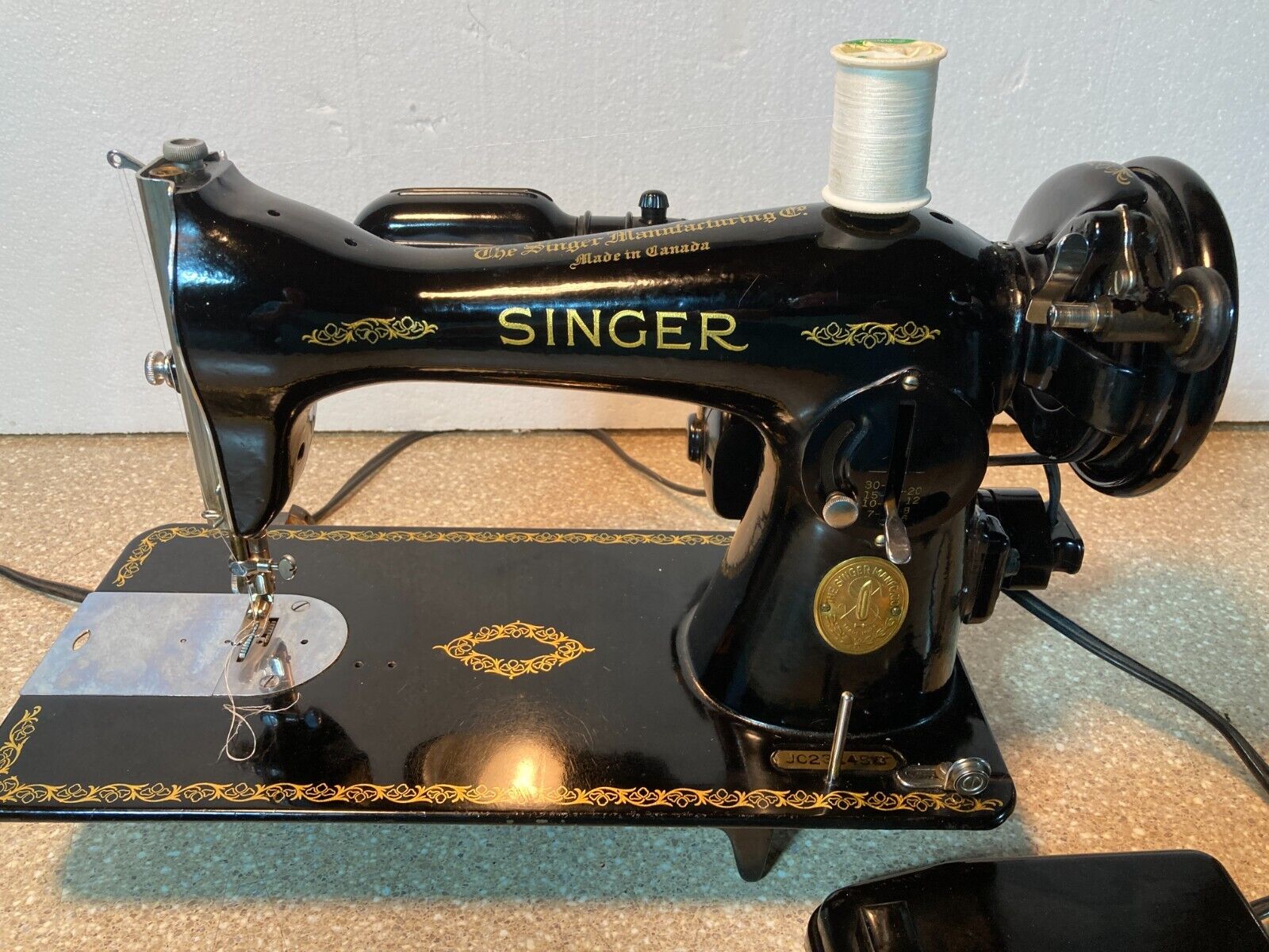 Vintage 1948 SINGER 15-90  Sewing Machine Serviced , Cleaned  & Attachments