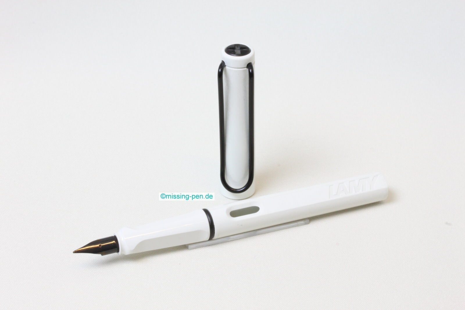 Lamy Safari (old color) Alpine White / Weiß as Fountain Pen with black clip