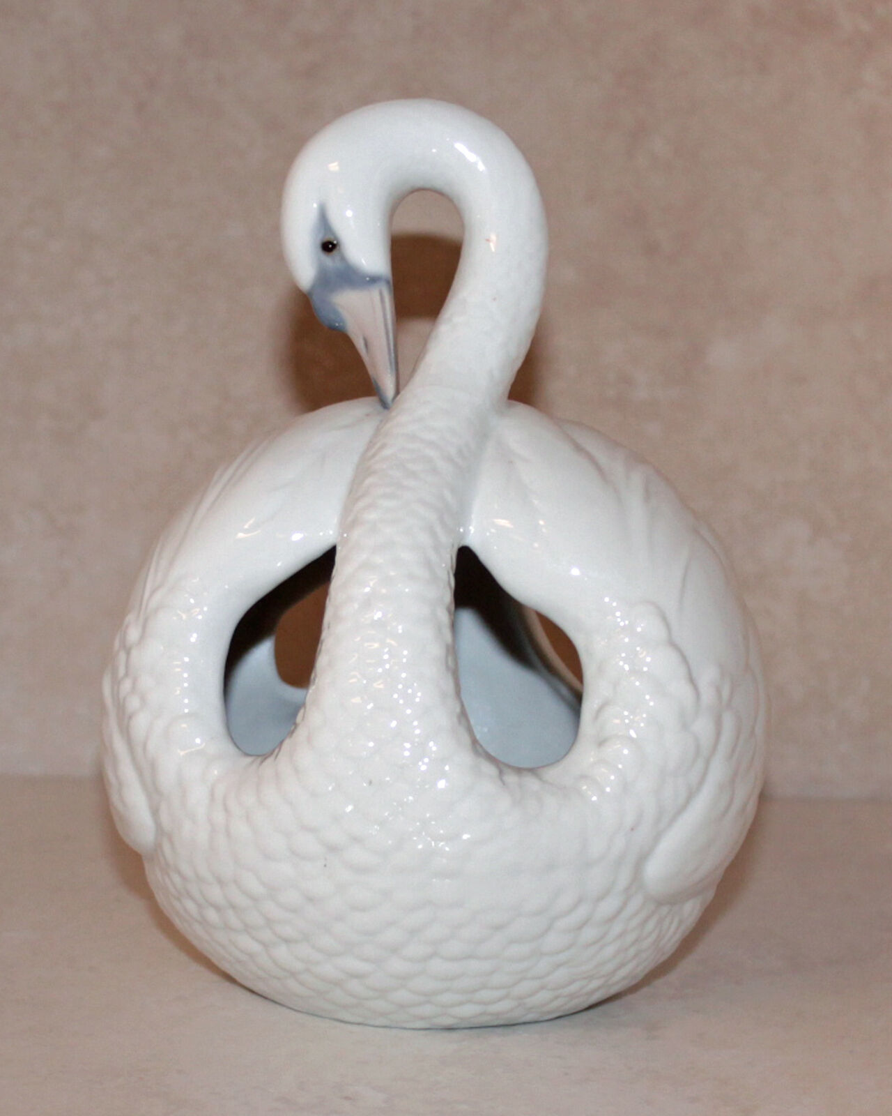 Lladro Figurine, Swan (4829) 6\