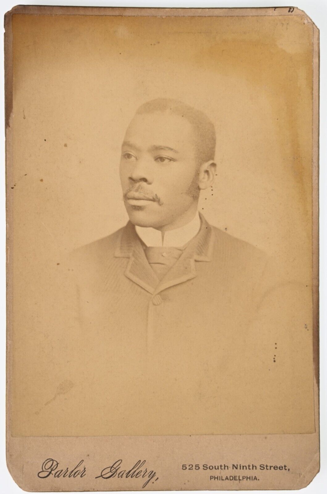CIRCA 1890s CABINET CARD PARLOR HANDSOME AFRICAN AMERICAN MAN PHILADELPHIA PA.
