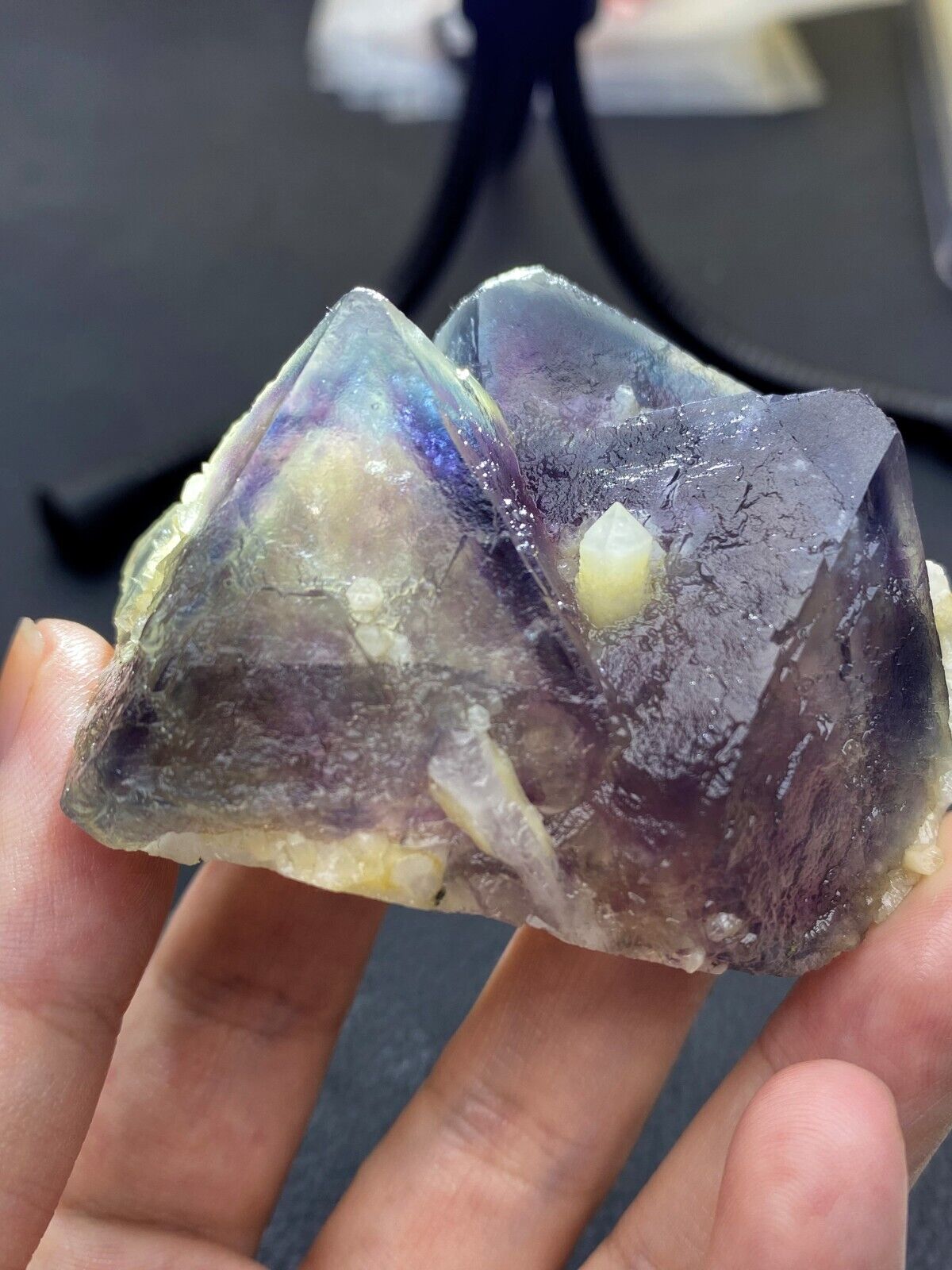 119g Exquisite natural blue-purple Pyramidal shape fluorite and crystal，China