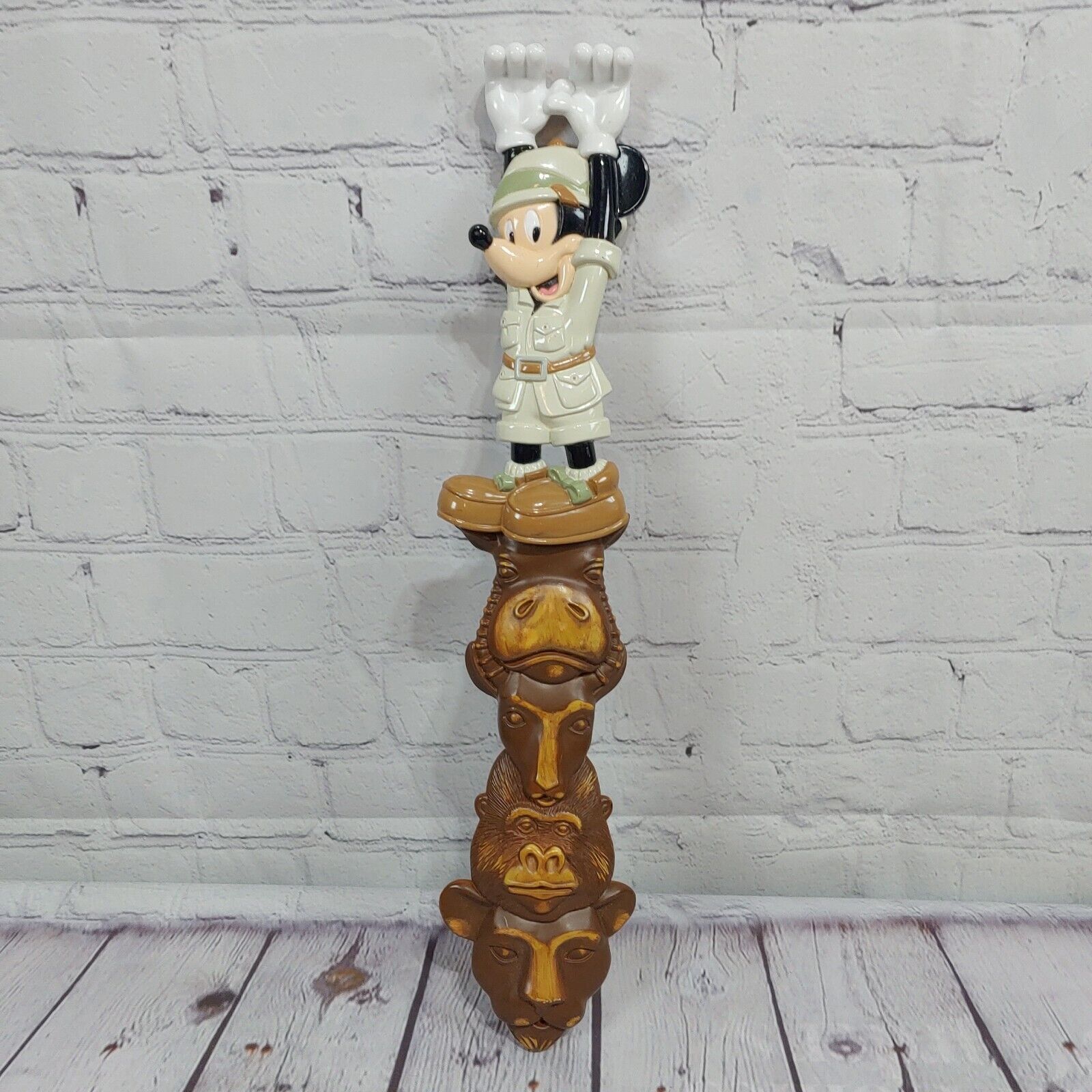Vintage Disney Animal Kingdom Mickey Mouse Totem Pole Back Scratcher 15”