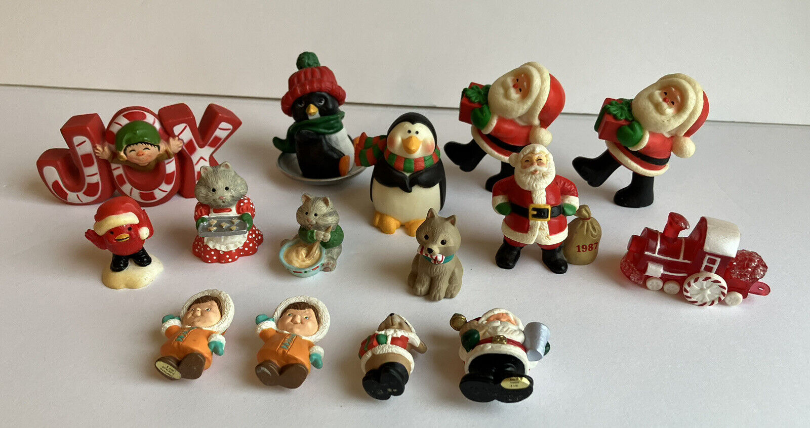 15 Vintage Hallmark Christmas Merry Miniatures Lot Santa, Penguin, Baking Cats +