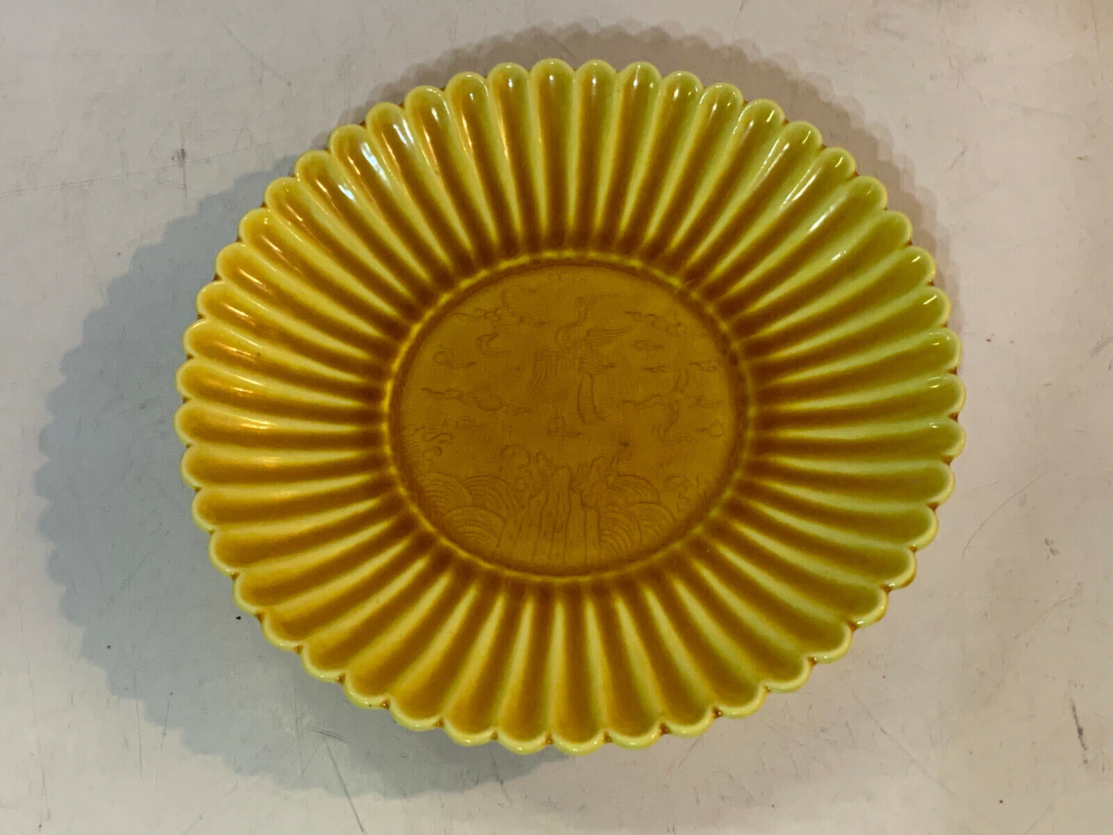 Chinese Scalloped Edge Yellow Porcelain Plate Sgraffito Bird Waves Hongzhi Mark
