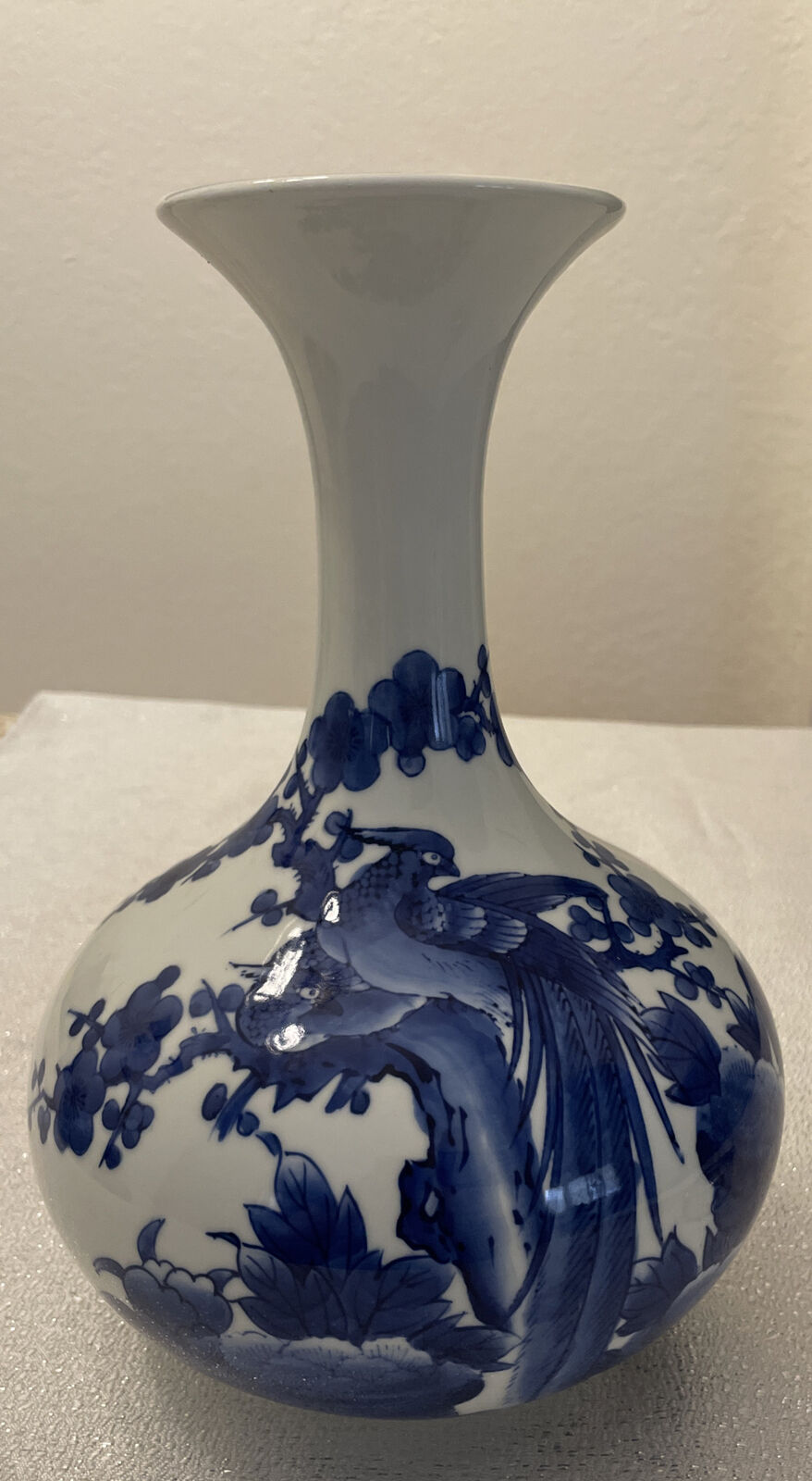 VTG Unique Qing White and blue peonies porcelain 12” vase