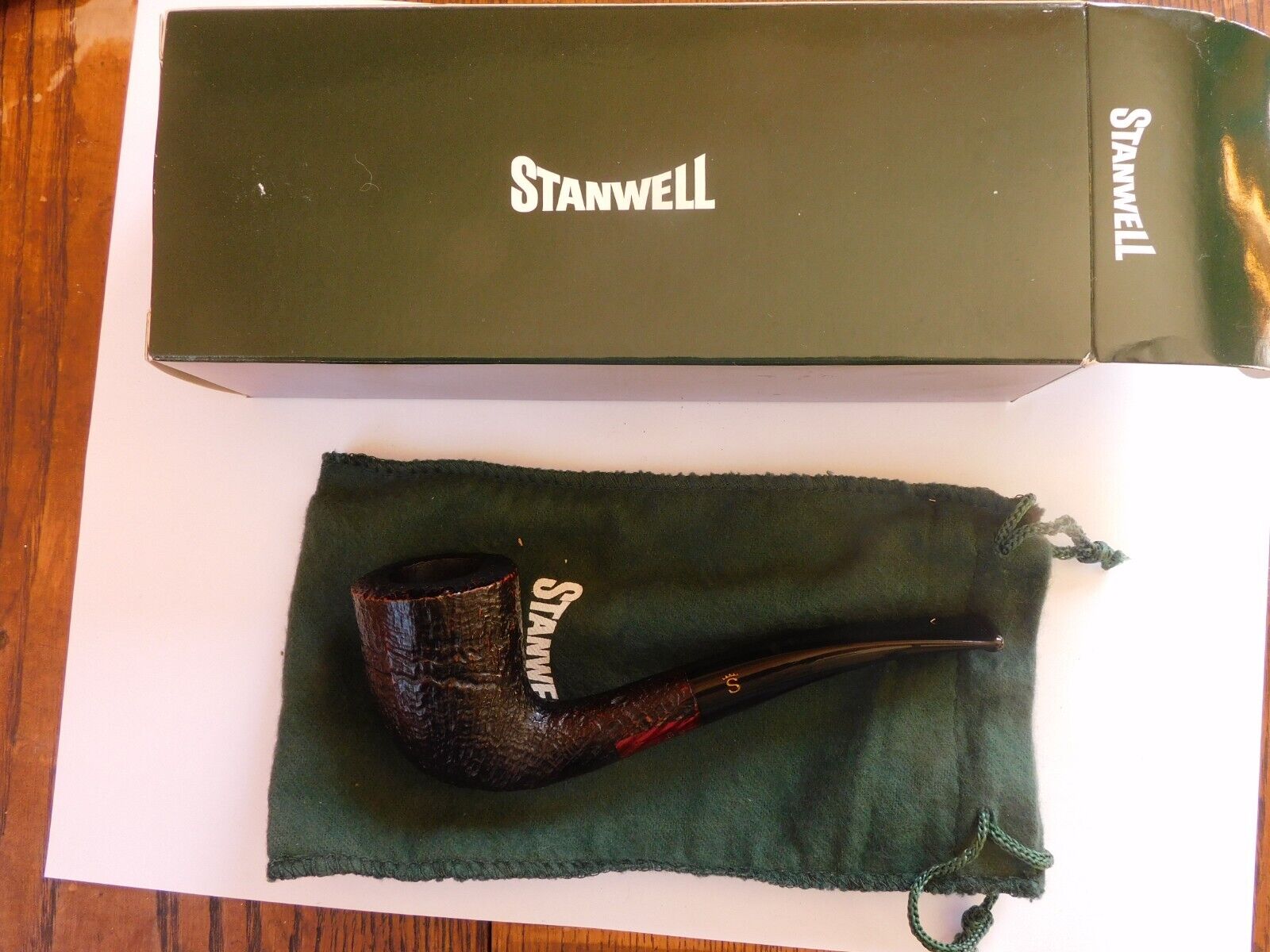 Stanwell Deluxe pipe-Beautiful Condition With Box