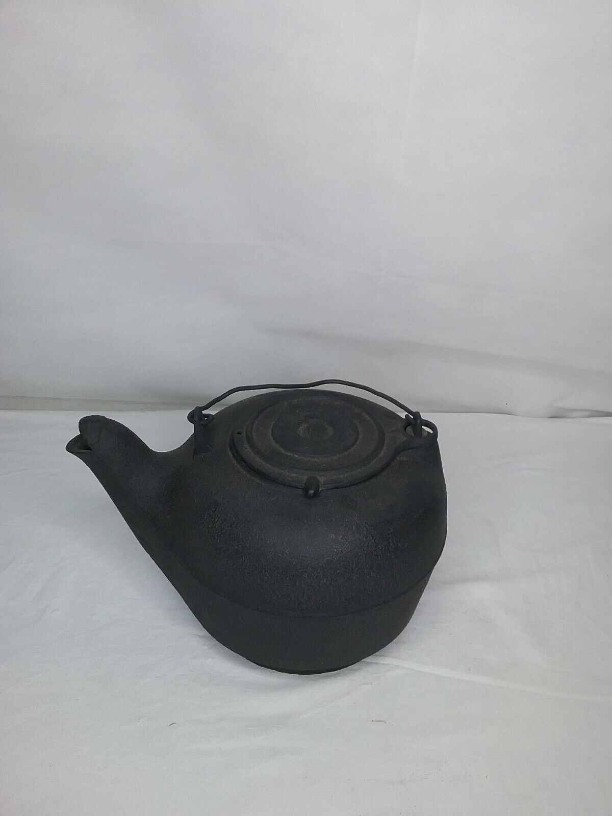 Antique Cast Iron Kettle Swivel Lid Marked Late 1800\'s Great Condition