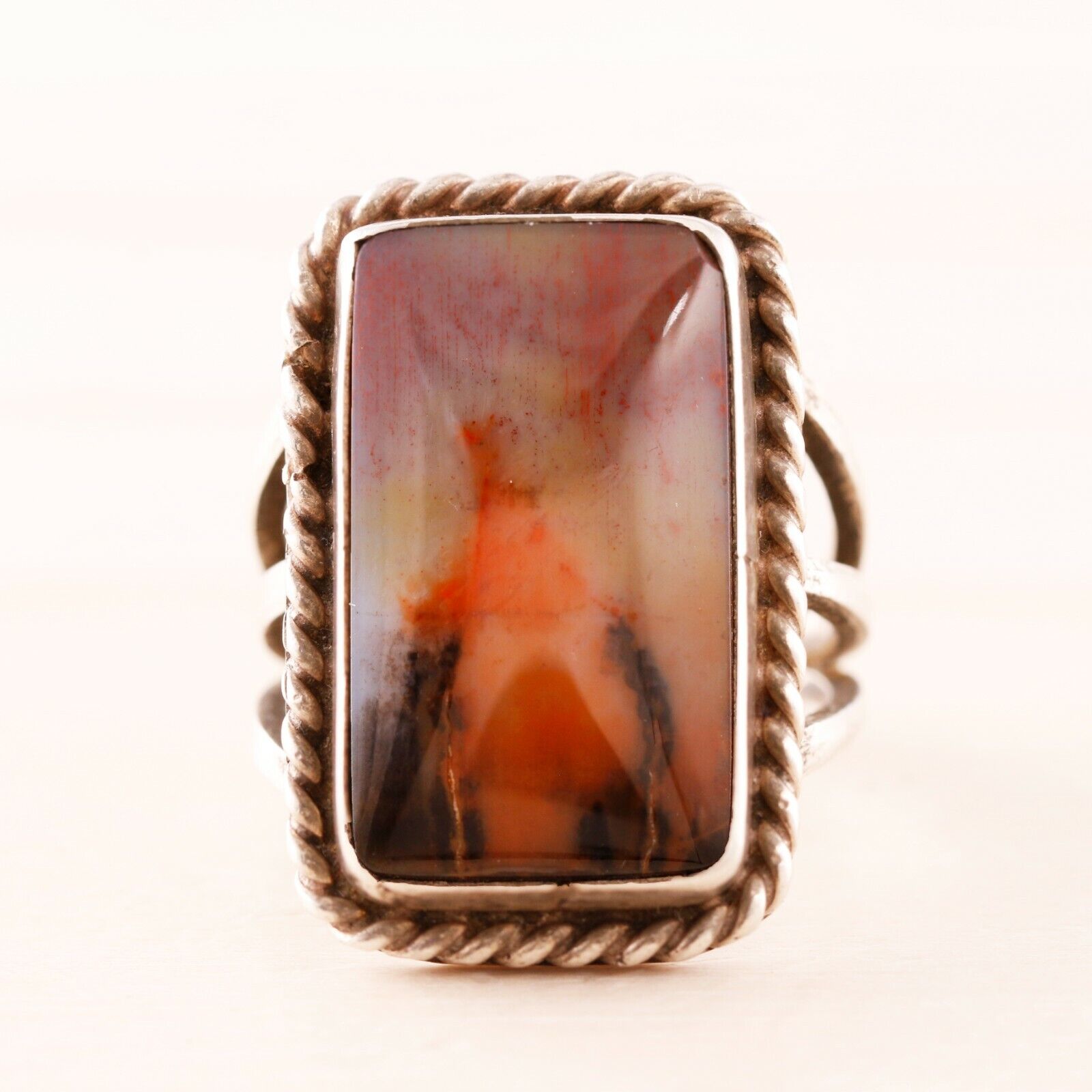 OLD PAWN STERLING SILVER PETRIFIED WOOD ROPE BORDER RING SIZE 4.25
