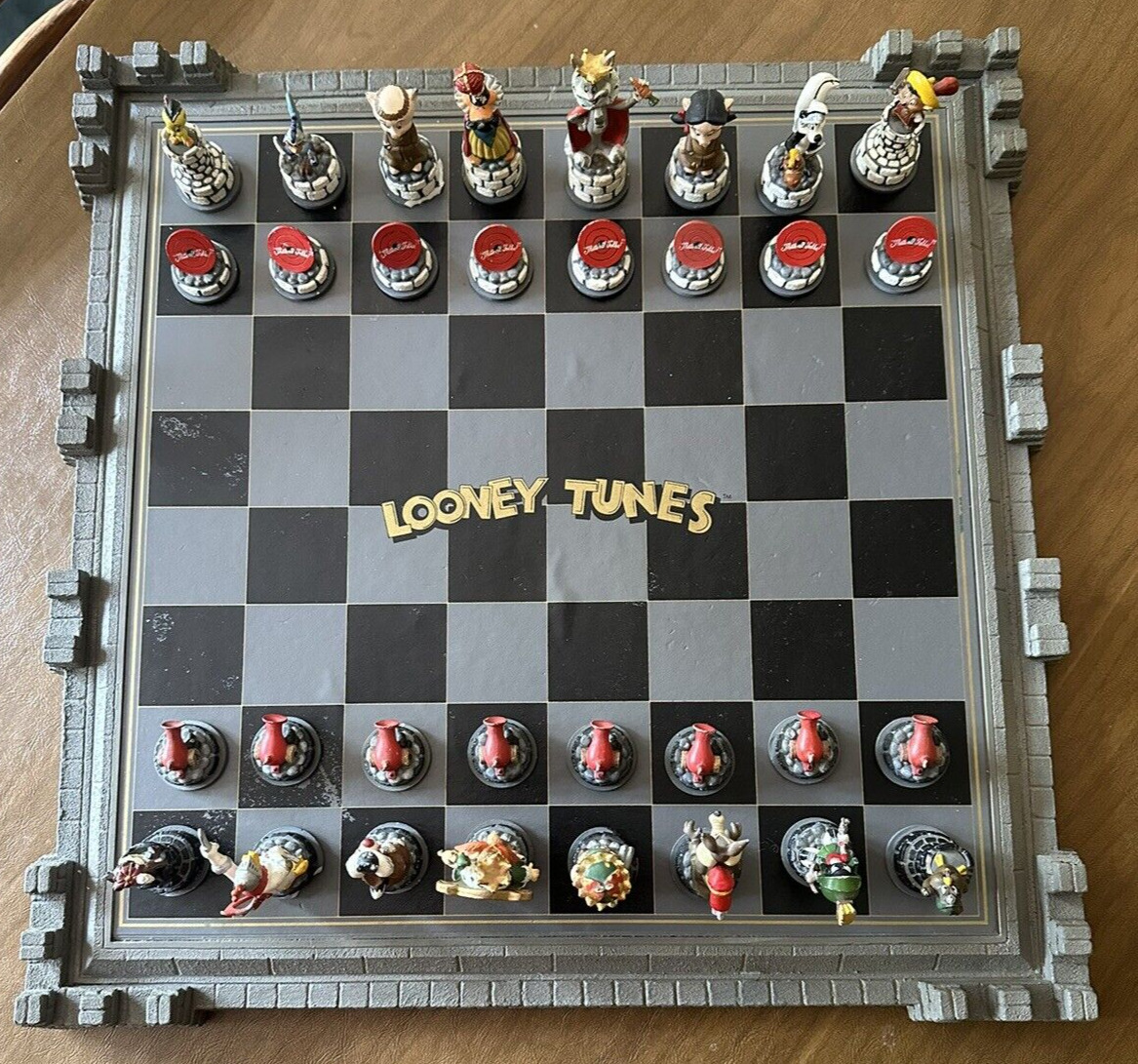 FRANKLIN MINT LOONEY TUNES WARNER BROTHERS COLLECTORS ED CHESS SET
