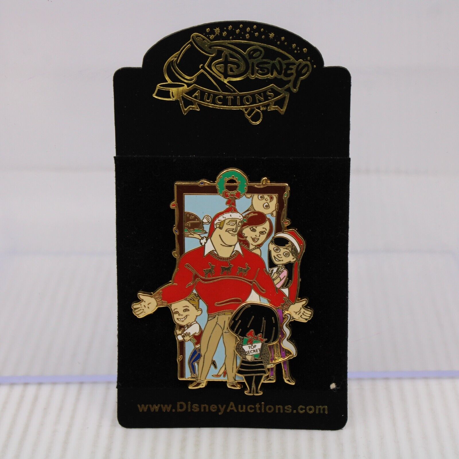 Disney Auctions LE 100 Pin Home For The Holidays Incredibles Edna Violet Dash
