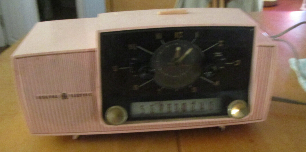 1957 Pink General Electric  Model C-416 Tube AM Clock Radio Atomic Mid Century