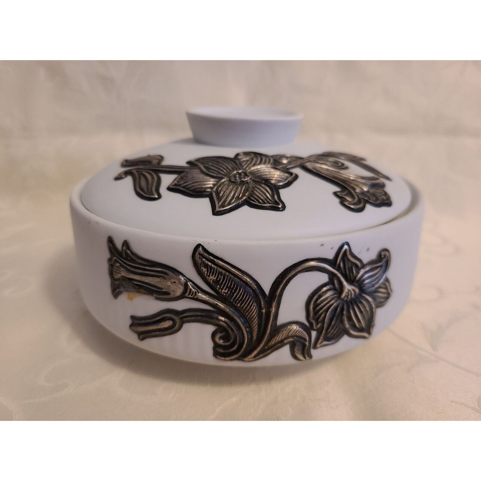 Vintage Porcleain Limoges France Porcelain Lidded 1000 Pure Silver Trinket Box