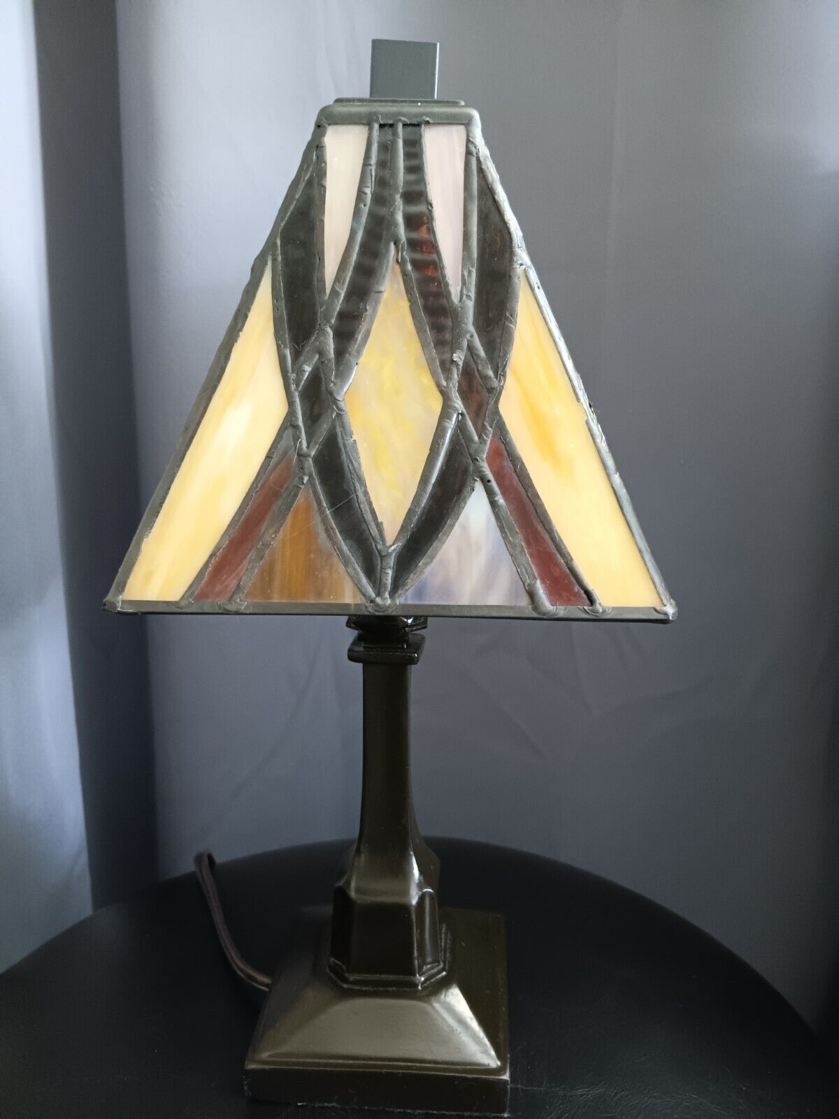 Vintage Ashley Harbour Tiffany-Style Stained Glass Accent Lamp