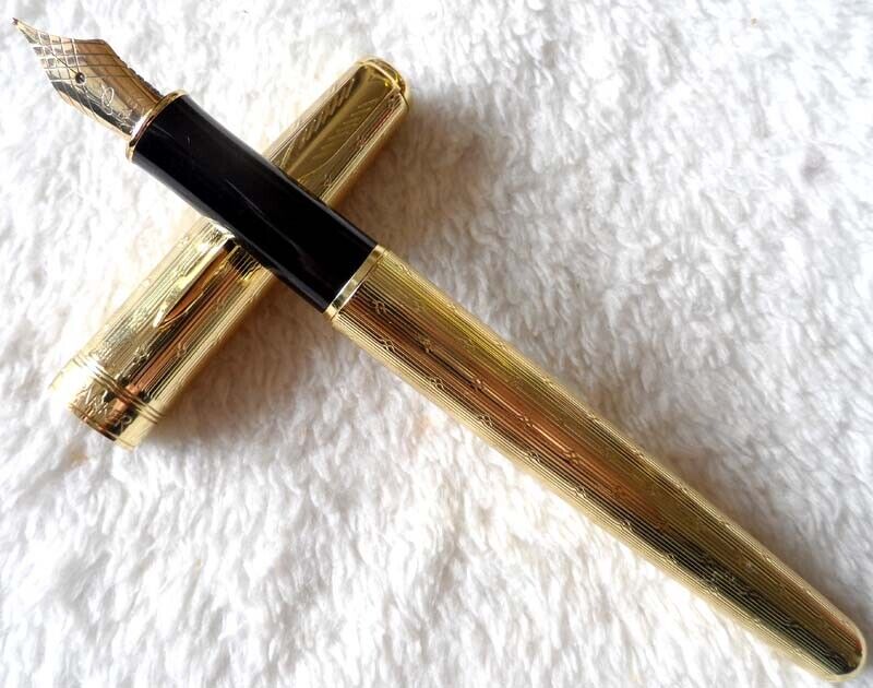 Brilliant Golden Star Parker Sonnet Series 0.5 mm Fine (F) Nib Fountain Pen