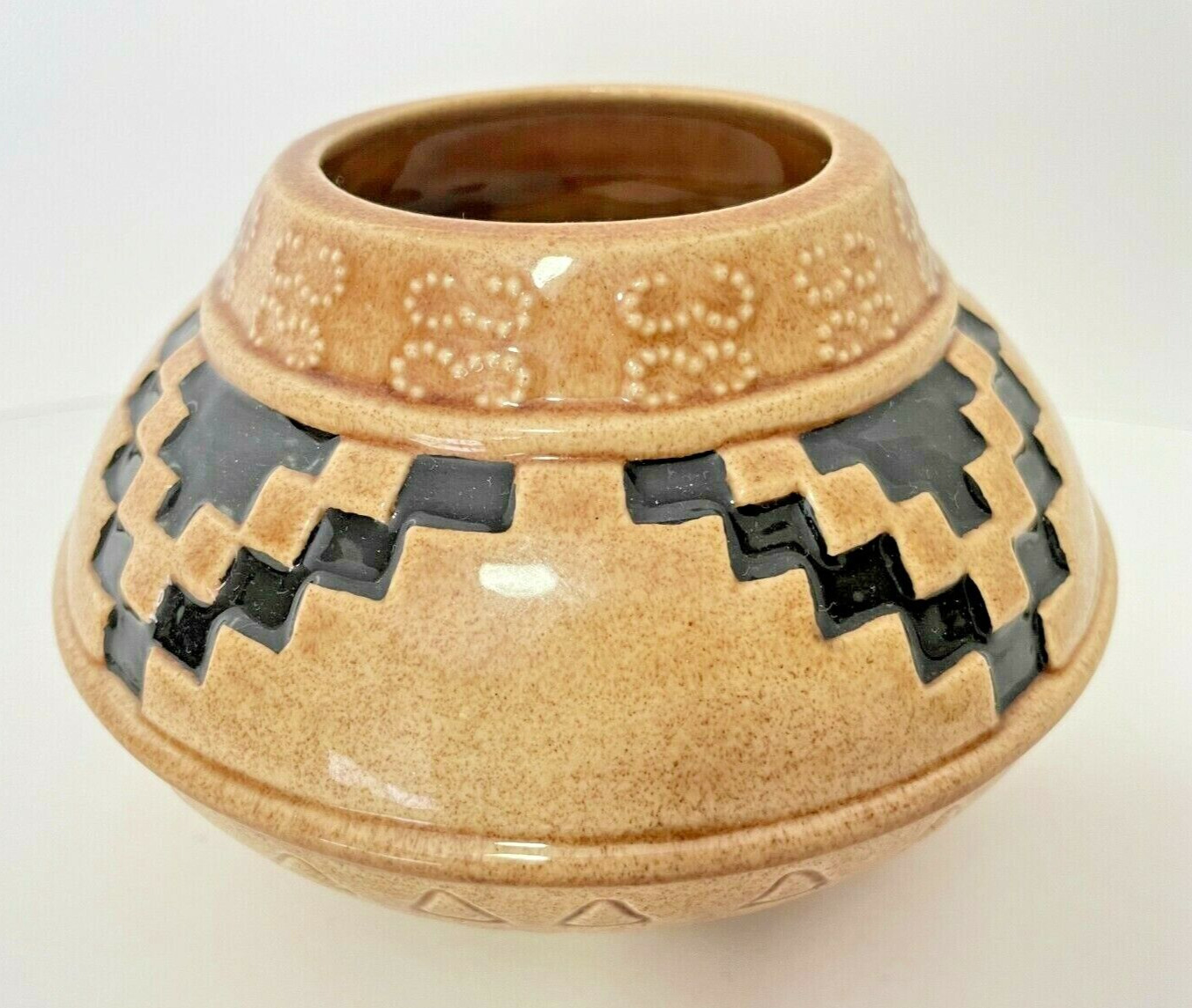First Nations Pottery Micmac Mi\'Kmaq Made in Canada Stunning Original