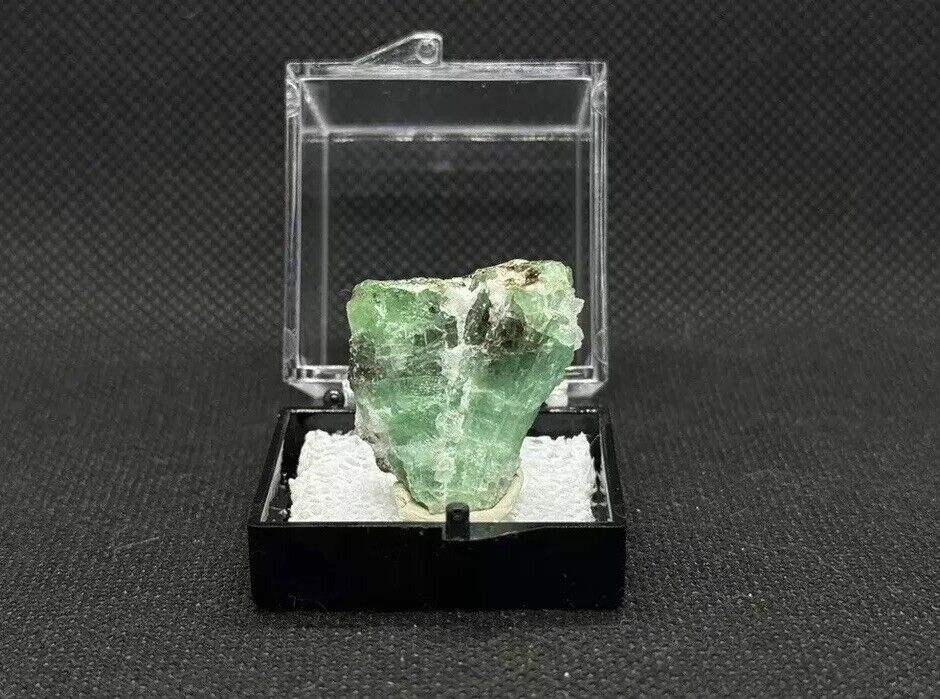 Twinned Emerald with Quartz Matrix Mineral Specimen With Perky Box - 9G