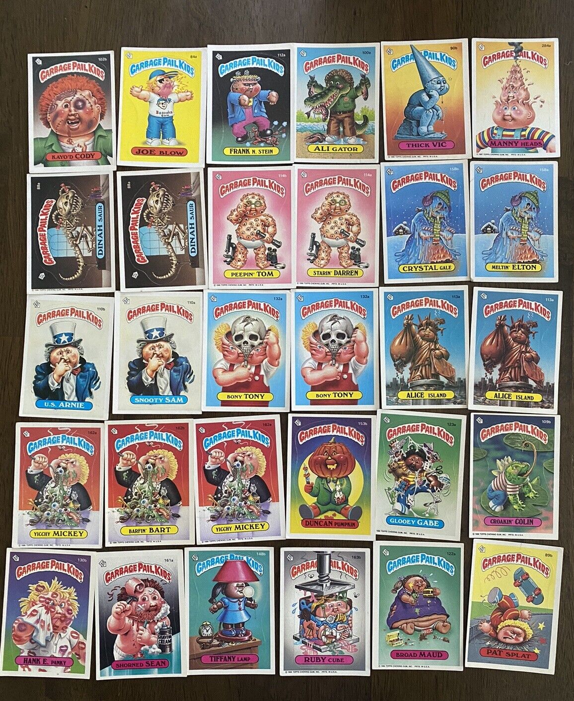 Vintage Garbage Pail Kids 30 Card Lot Boney Tony And More NM-VG Condition.