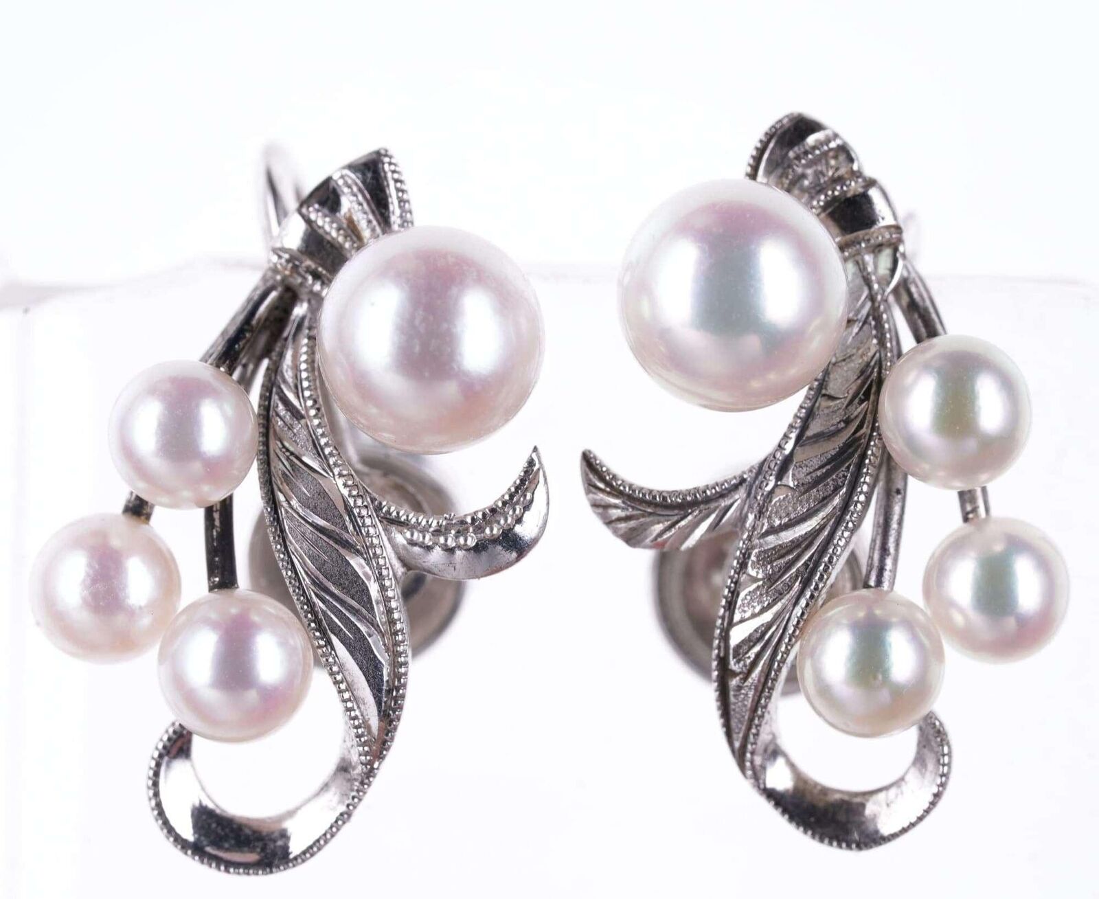 c1940\'s Mikimoto Pearl/silver screw back earrings