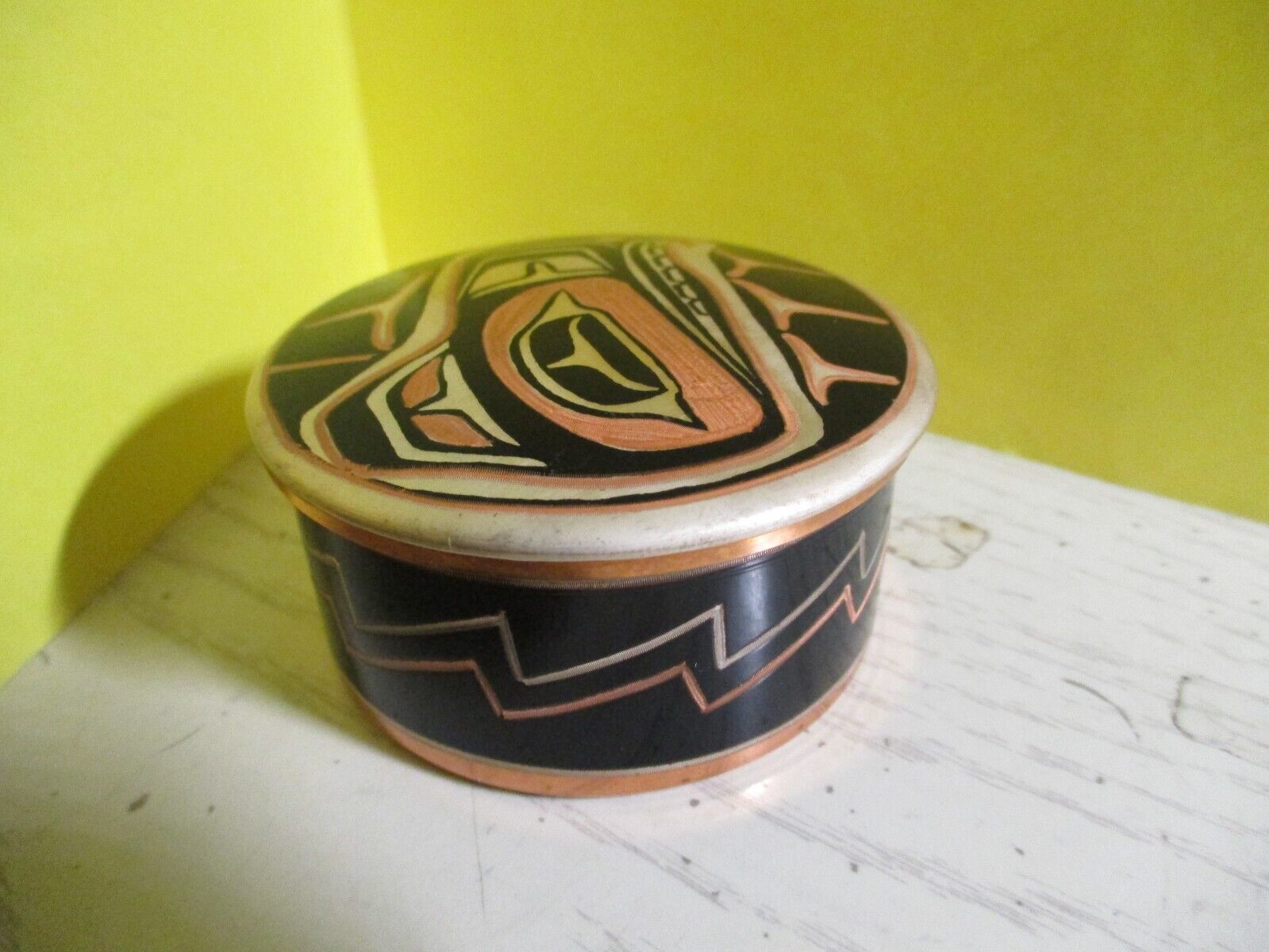 Rare Vtg Copper Plate Tribal Small Round trinket box hand engraved in Canada EUC