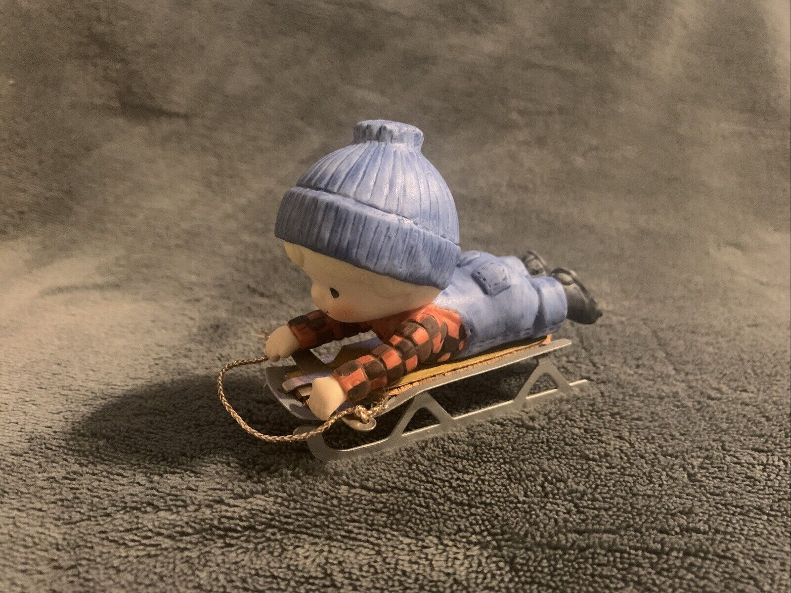 ENESCO 1984 VINTAGE COUNTRY COUSINS SCOOTER ON A SLED WINTER CHRISTMAS FIGURINE