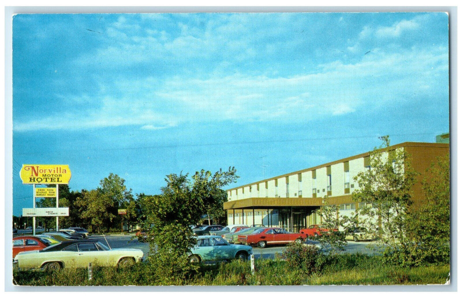 c1960's Nor-villa Motor Hotel Winnipeg Manitoba Canada Posted Postcard