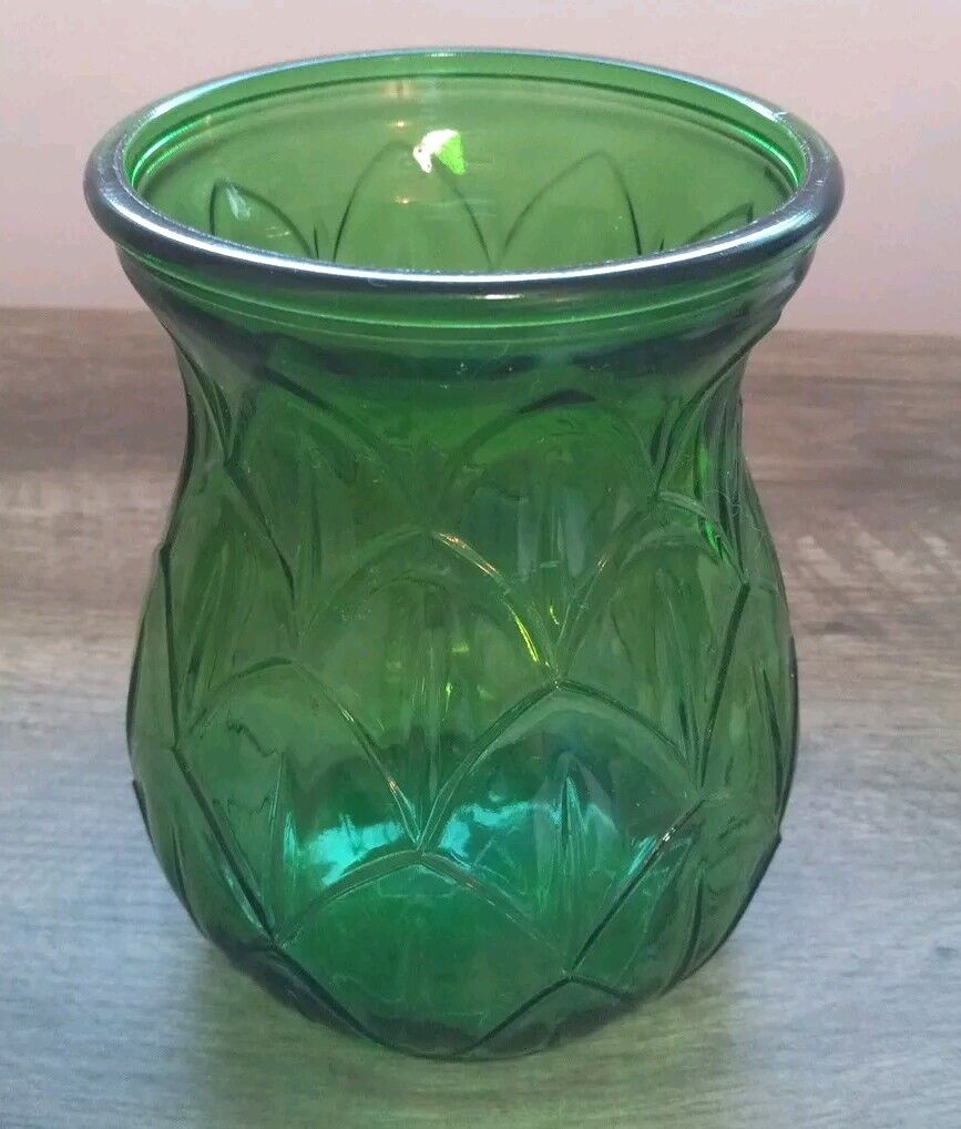 Vintage Illinois  Green Depression Glass Vase. A.I. Lorenzen Artichoke Pattern