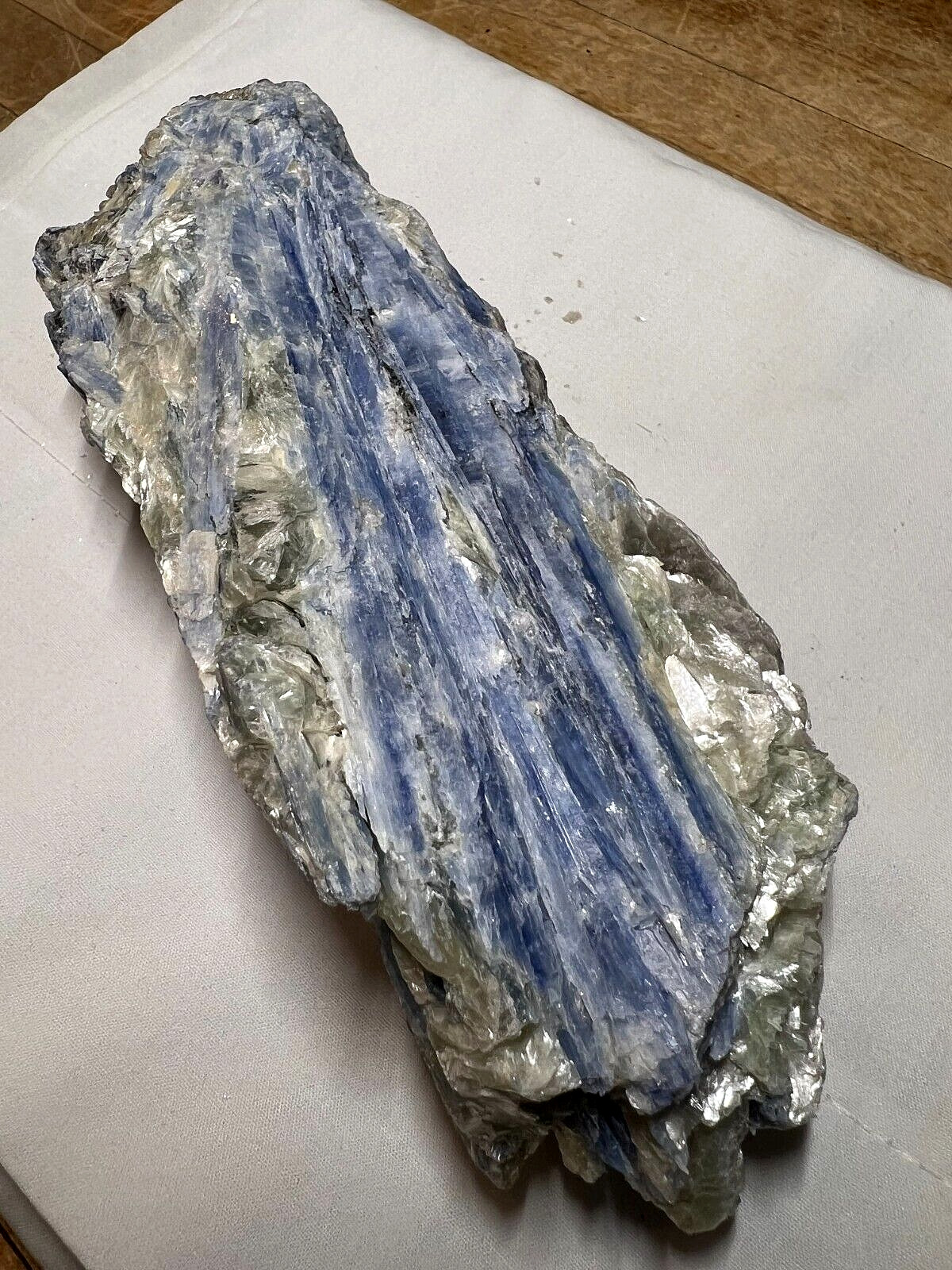 Rare Blue Green & Black Kyanite Crystal Gemstone Geode With Mica Specimen 302