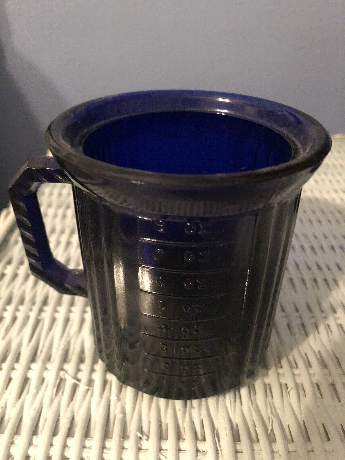 Vintage Cobalt blue ribbed glass handled measuring cup 8 oz