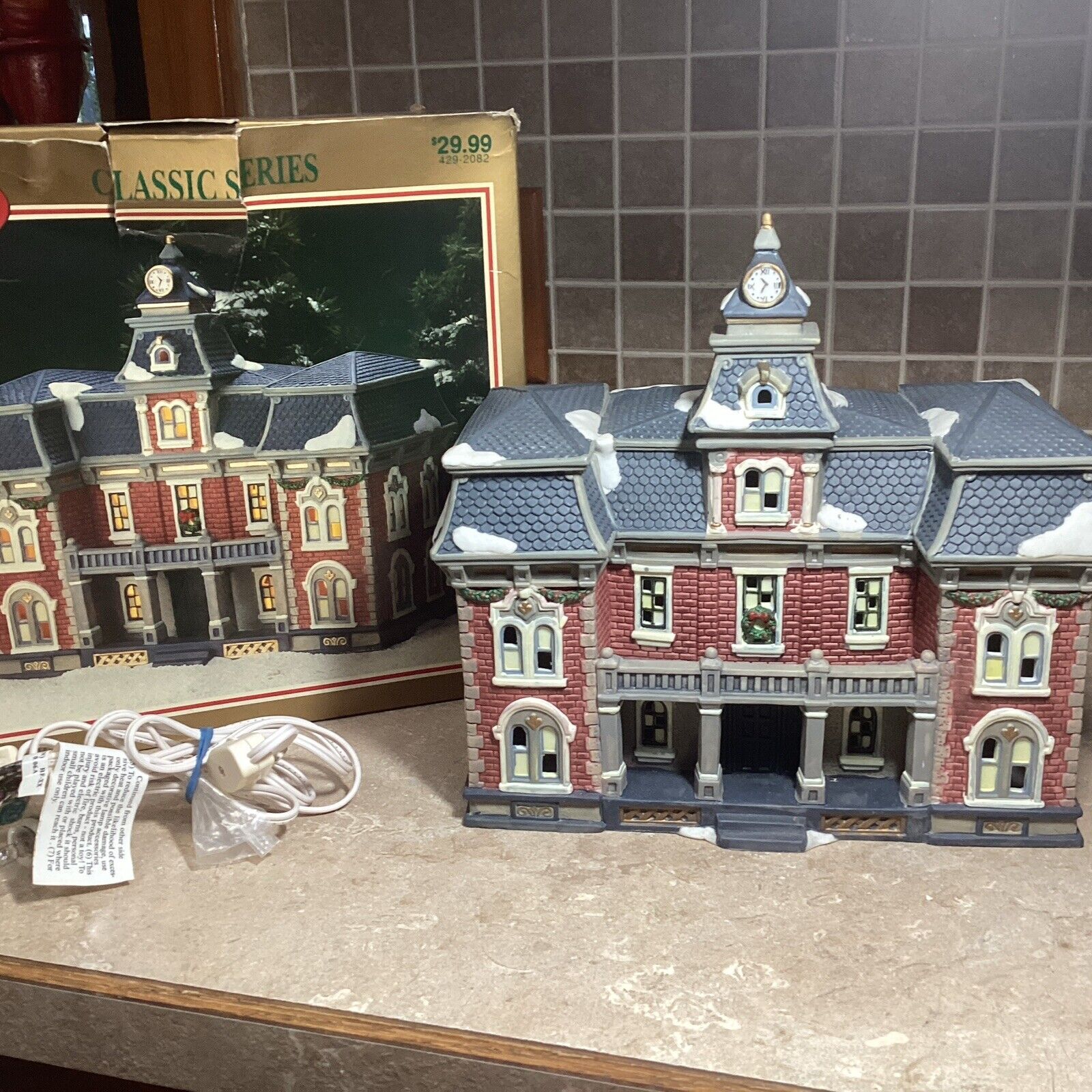 “ Dickens Collectibles “Lighted Porcelain House W/ Light