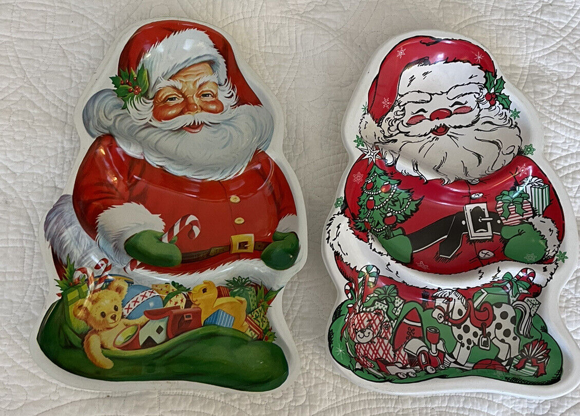 Lot of 2 Vintage Christmas Santa Plastic Divided Snack Cookie Trays Dishes