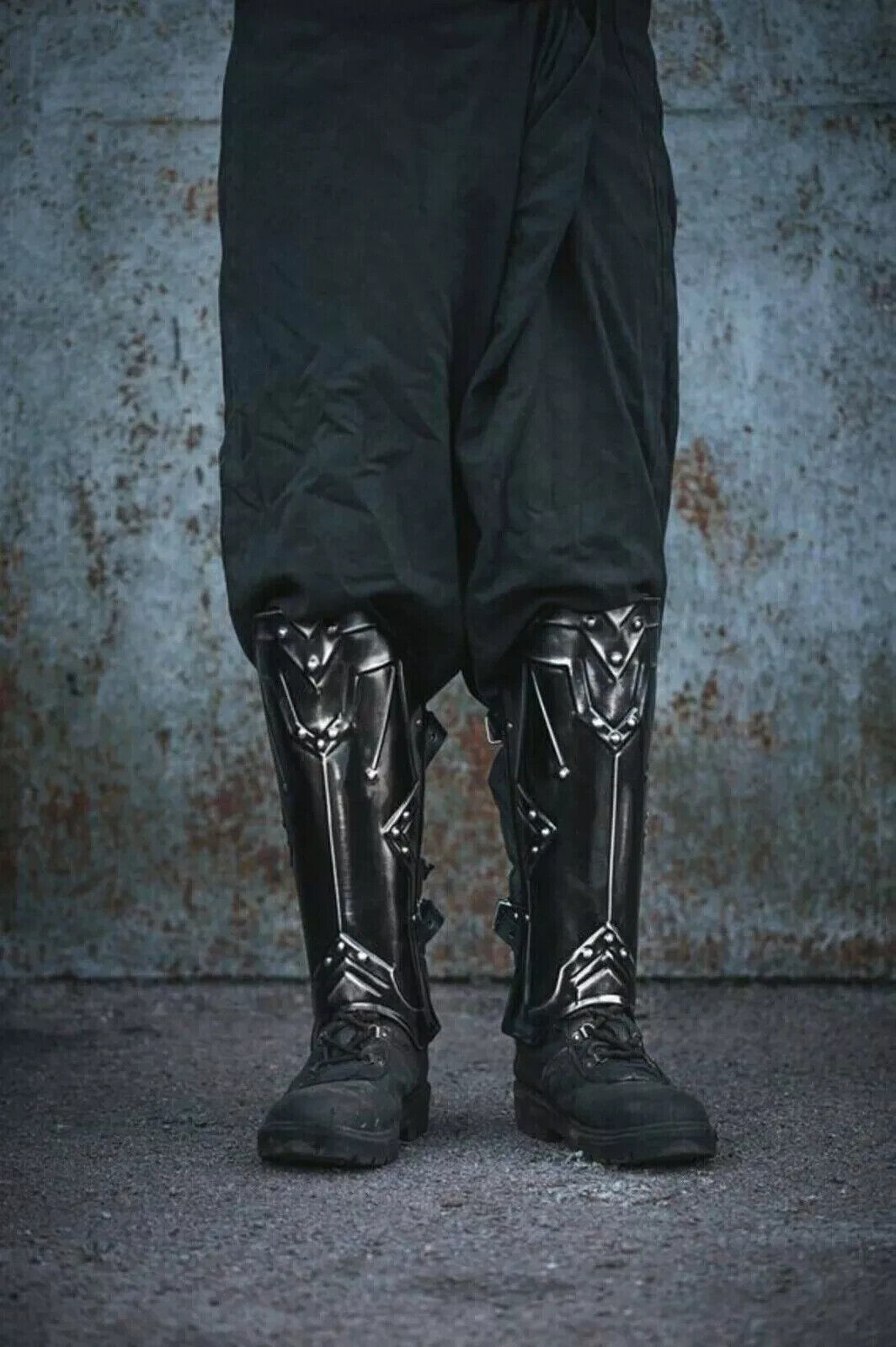 Medieva LARP Armor Legs Protection - Blackened Dwarf Style Greaves - Armor