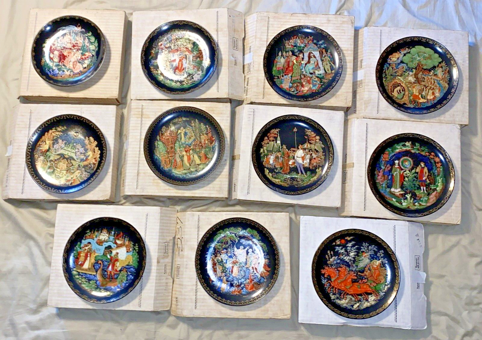 SET OF 11 RUSSIAN LEGENDS PORCELAIN COLLECTOR PLATES IN BOX WITH CERTIFICATES