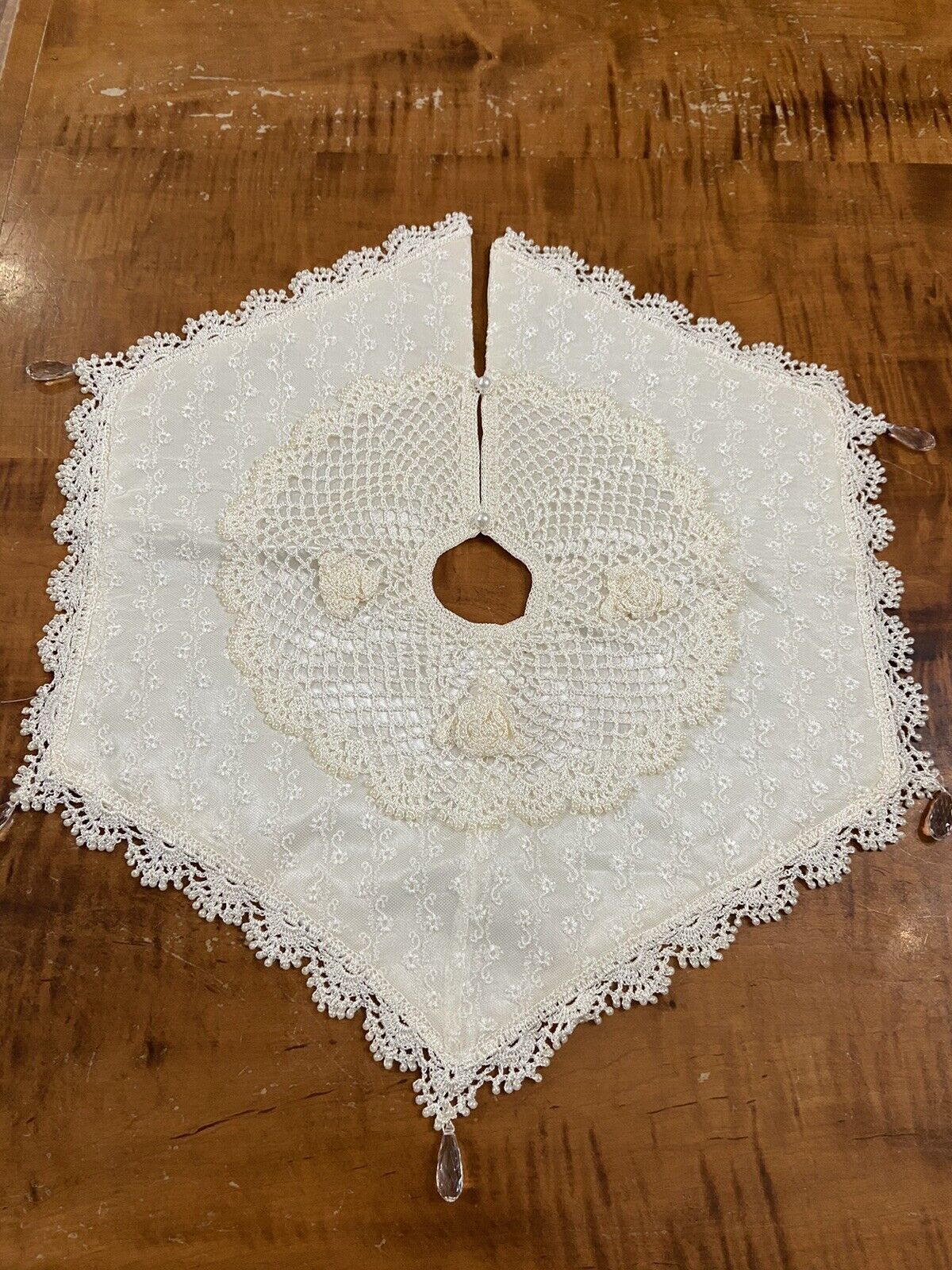 Vint Hand Crocheted Lined Ecru Christmas Tree Skirt 21” By 19” Victorian Country